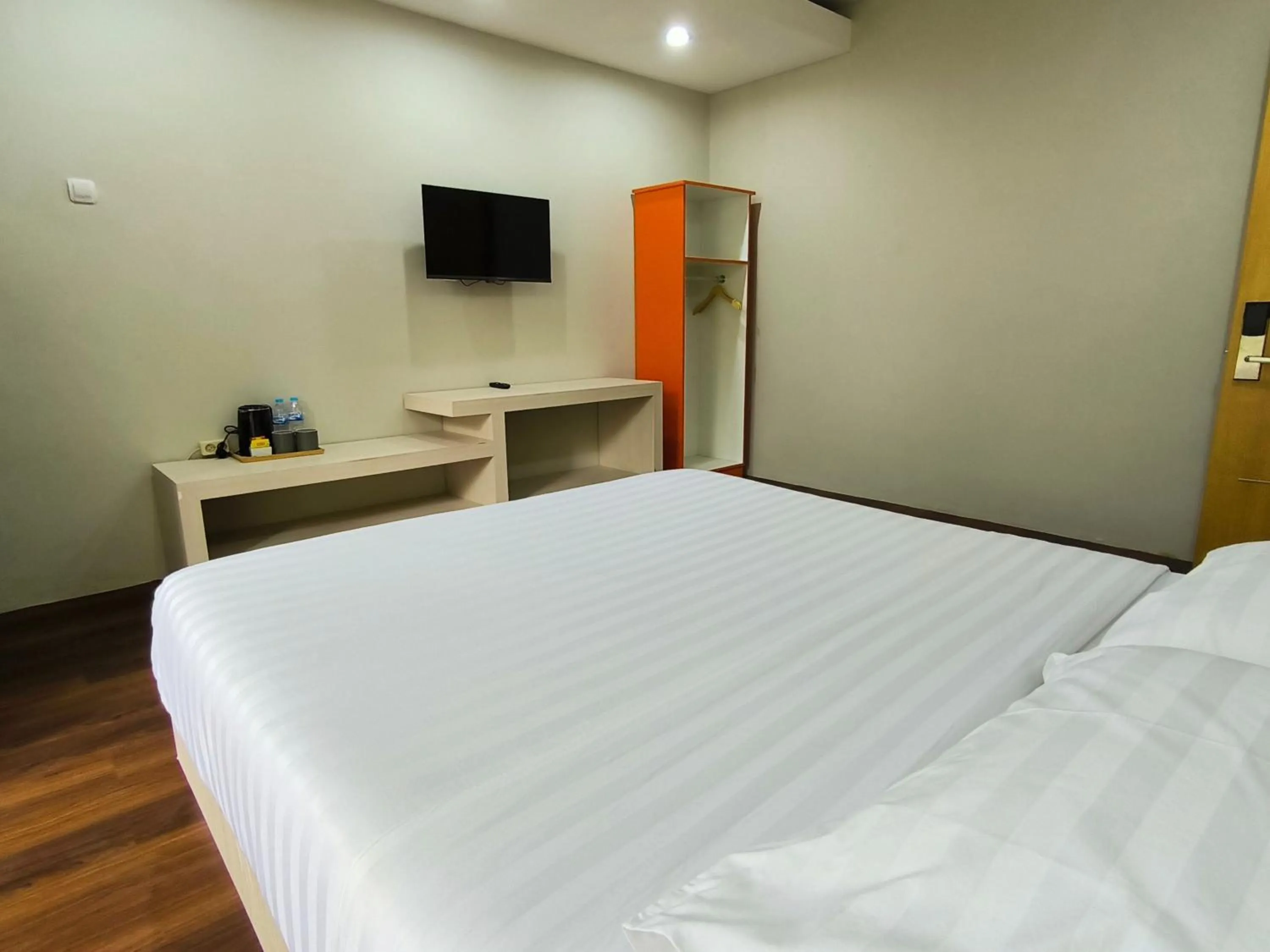 Bed in Royal Kencana Hotel powered by Cocotel