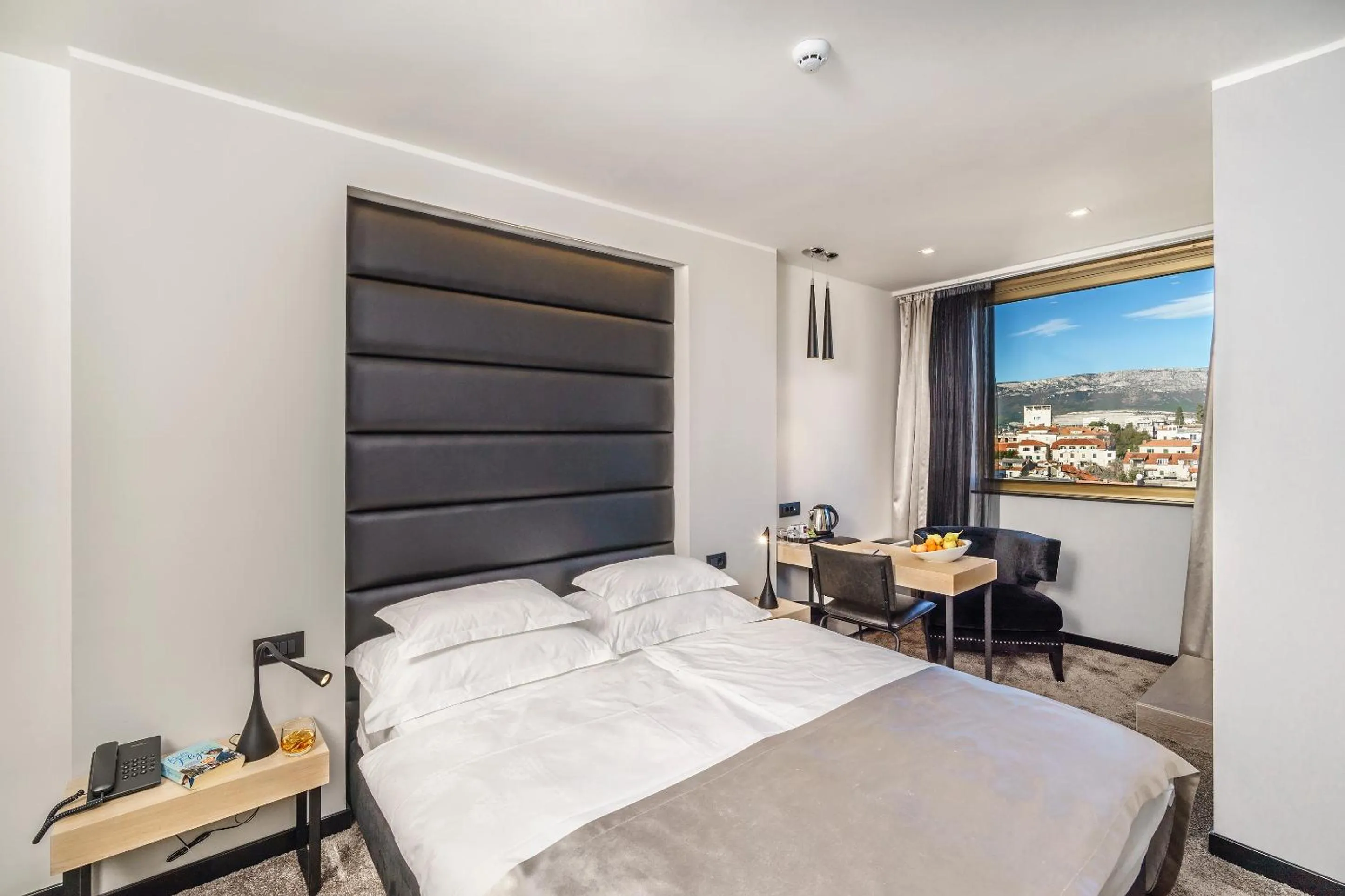 Bedroom, Bed in The View Luxury Rooms