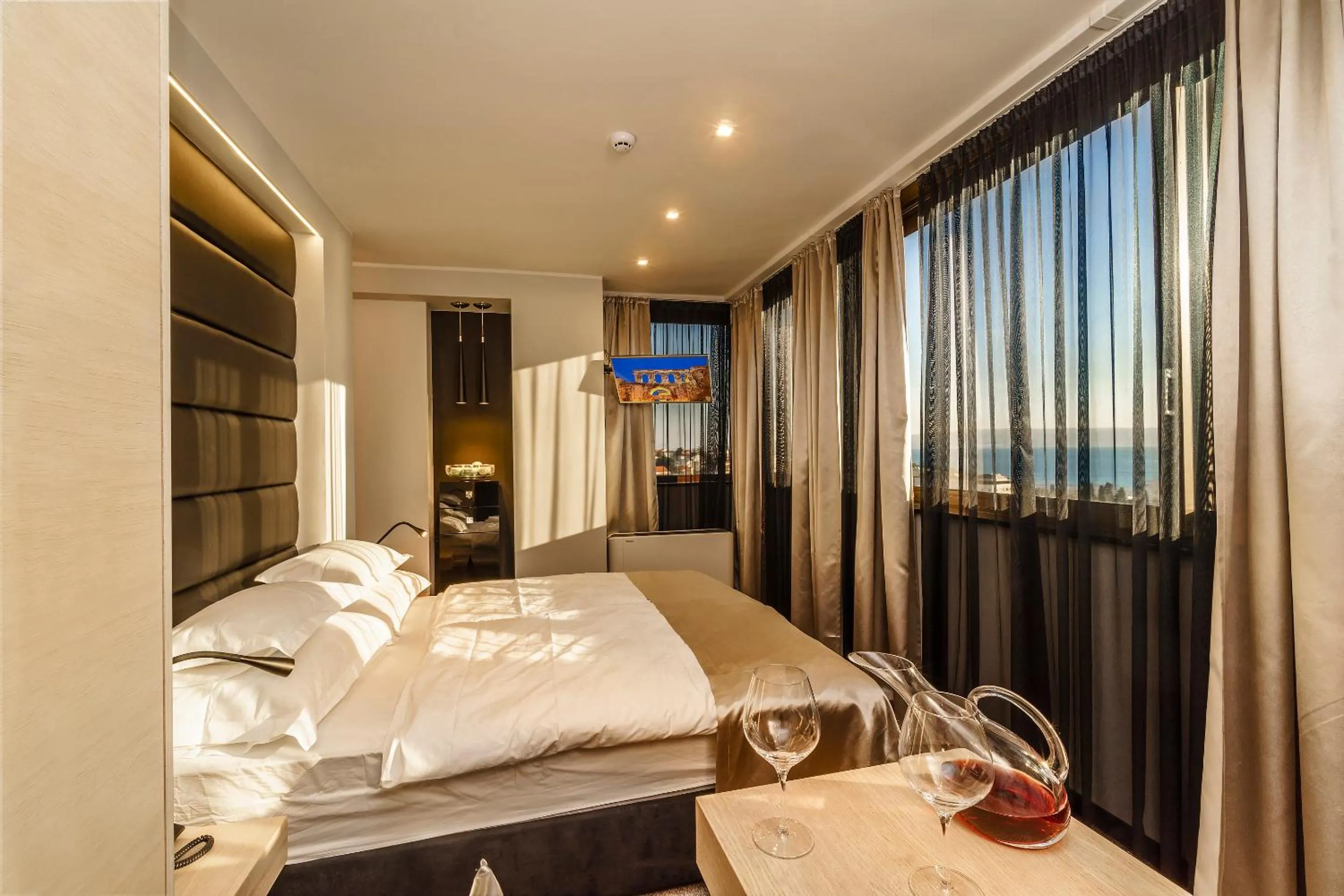 Bedroom, Bed in The View Luxury Rooms
