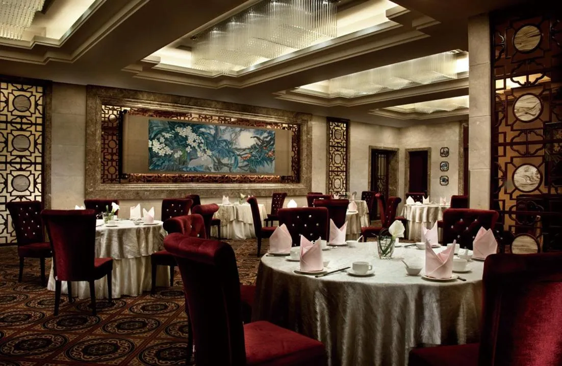 Restaurant/places to eat in Ramada Plaza Tianlu Hotel