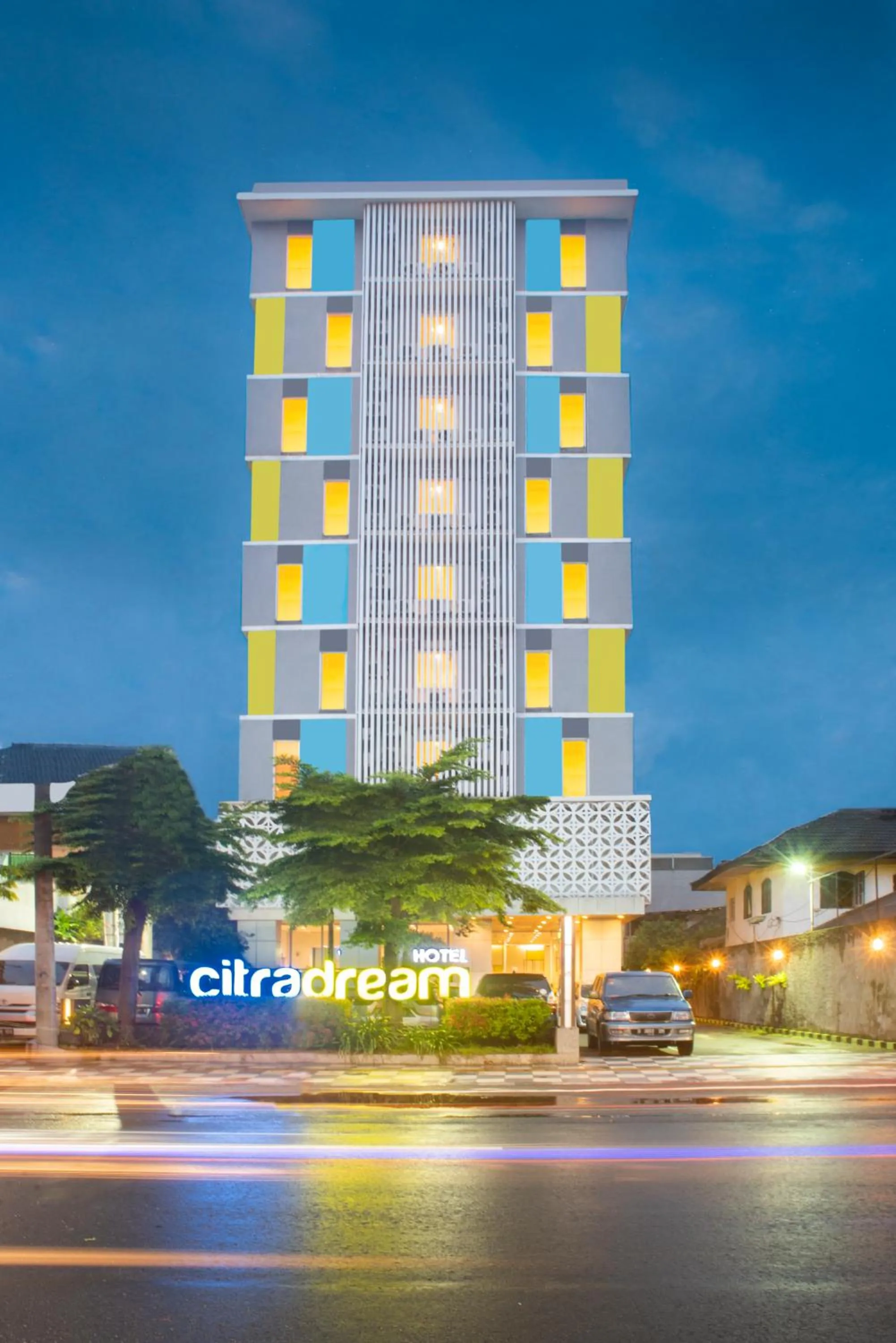 Facade/entrance in Hotel Citradream Semarang
