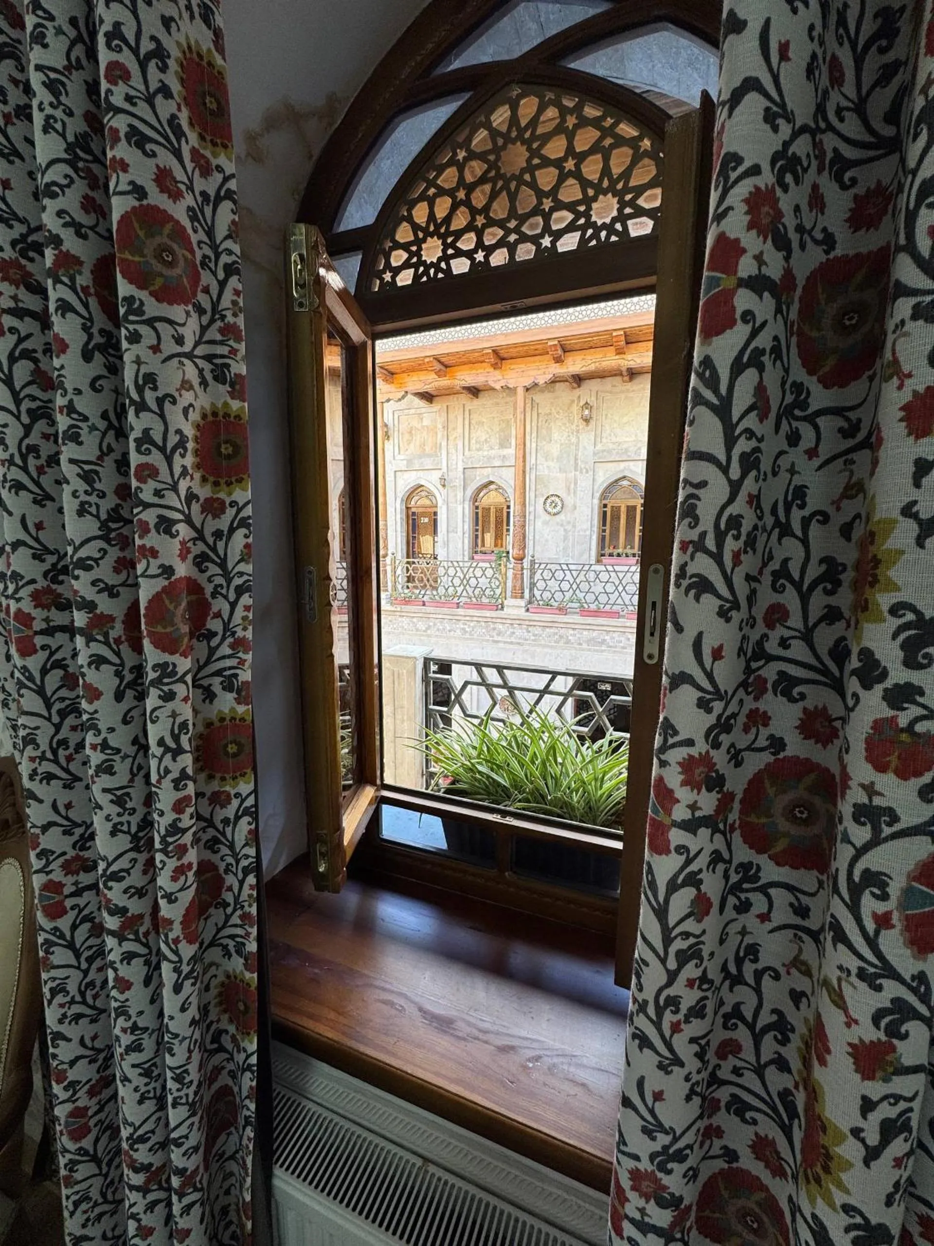 Day in AMIRAN Boutique