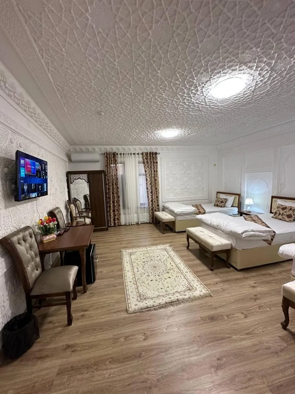 Photo of the whole room, Bed in AMIRAN Boutique