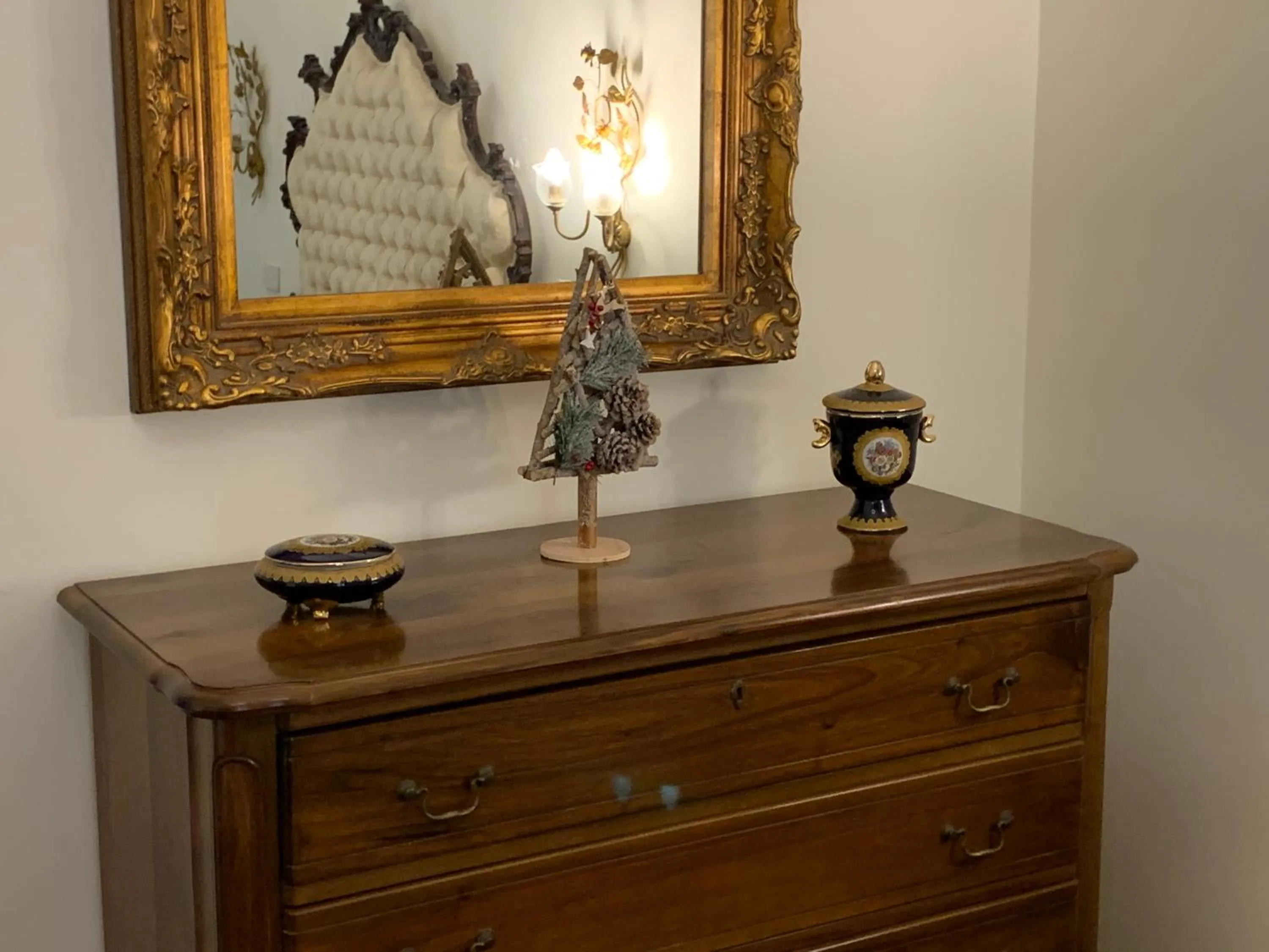 Decorative detail in Maison D'Art