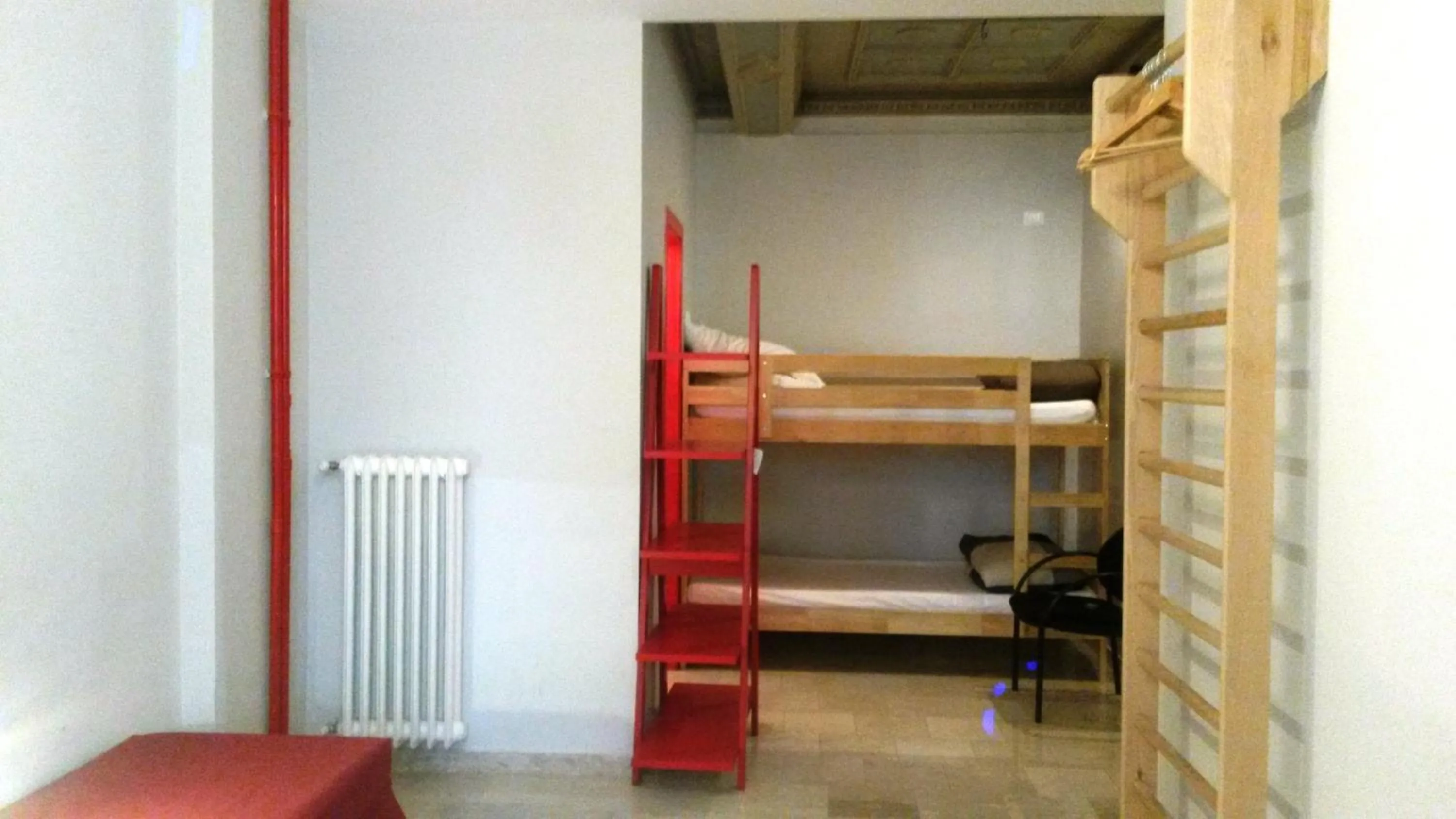 bunk bed, Bed in Roma Art Rooms