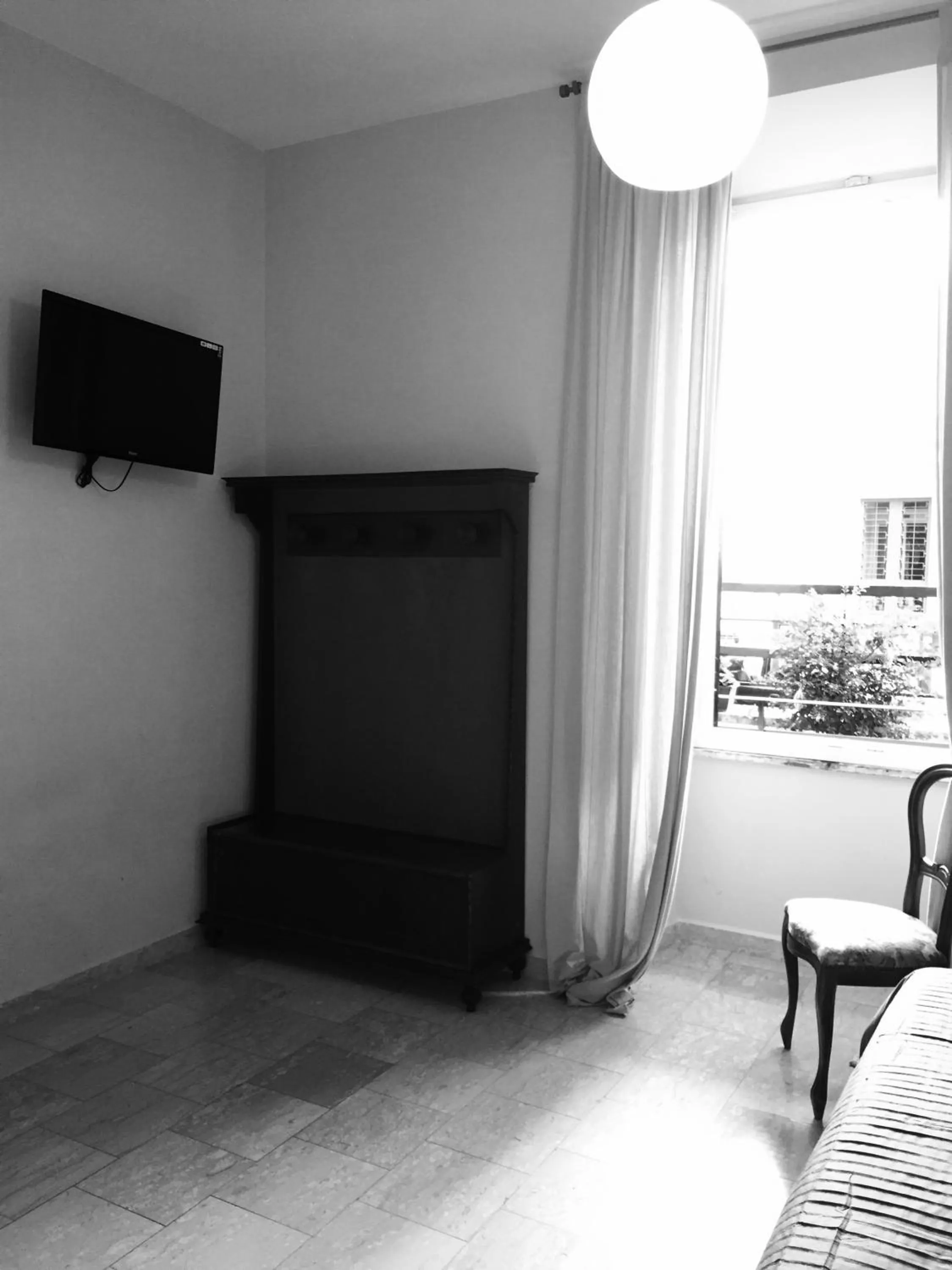 TV and multimedia in Roma Art Rooms