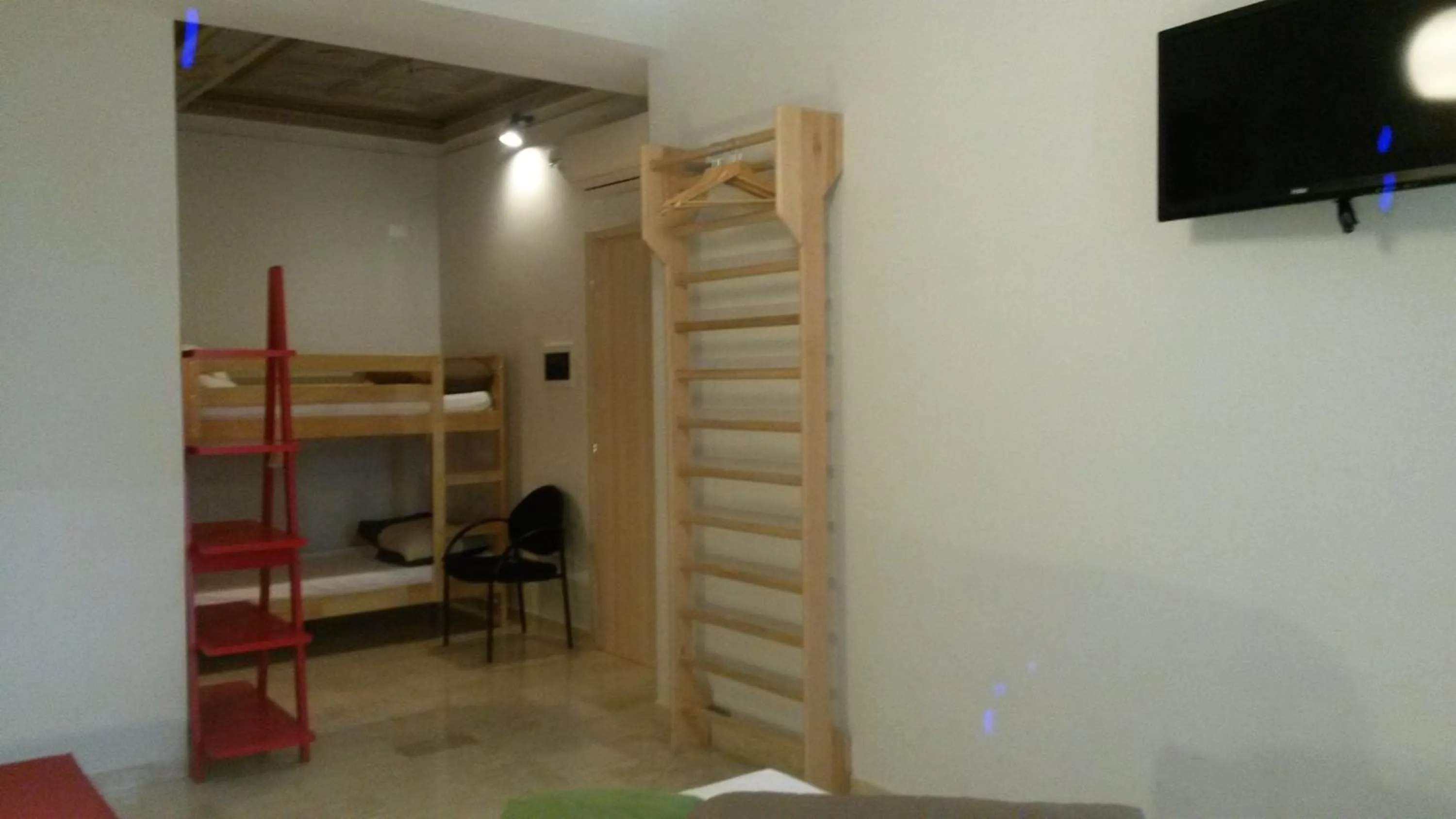 TV and multimedia in Roma Art Rooms