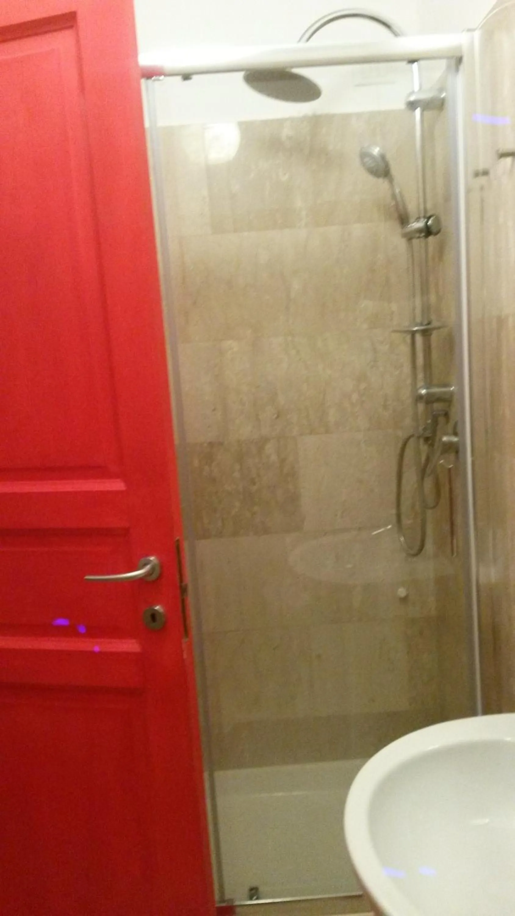 Shower in Roma Art Rooms