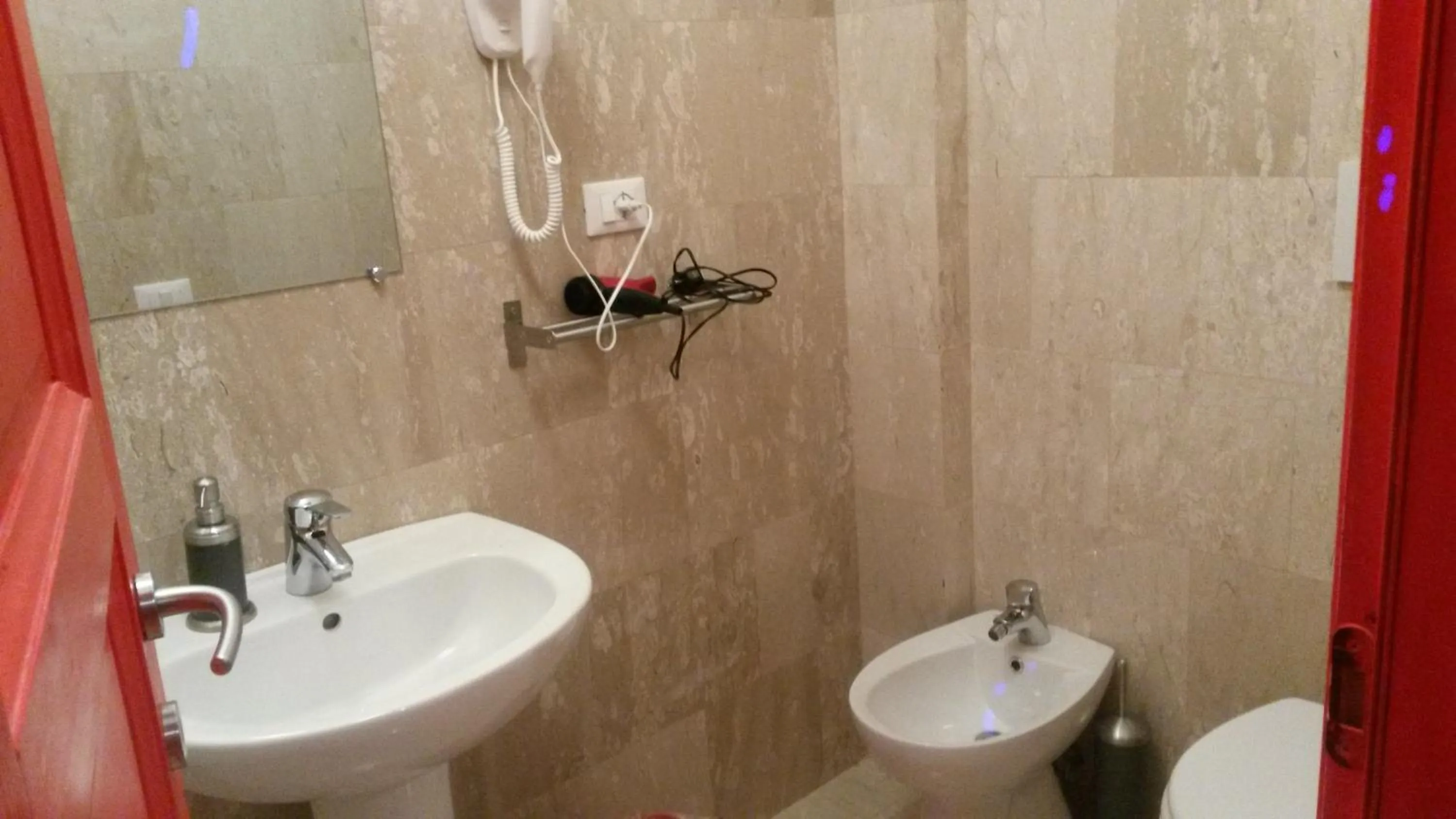 Toilet in Roma Art Rooms