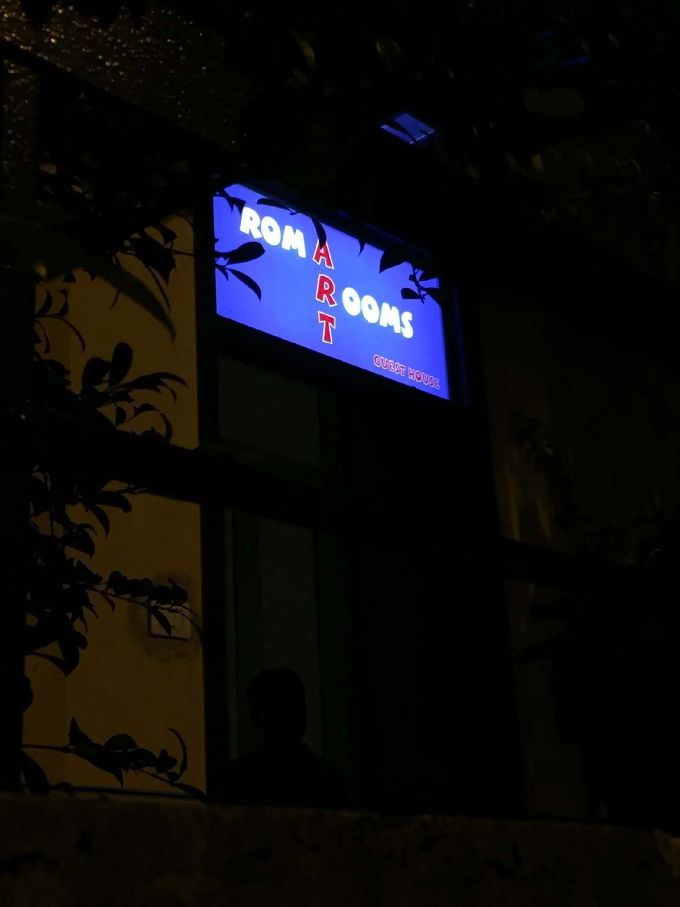 Property logo or sign in Roma Art Rooms