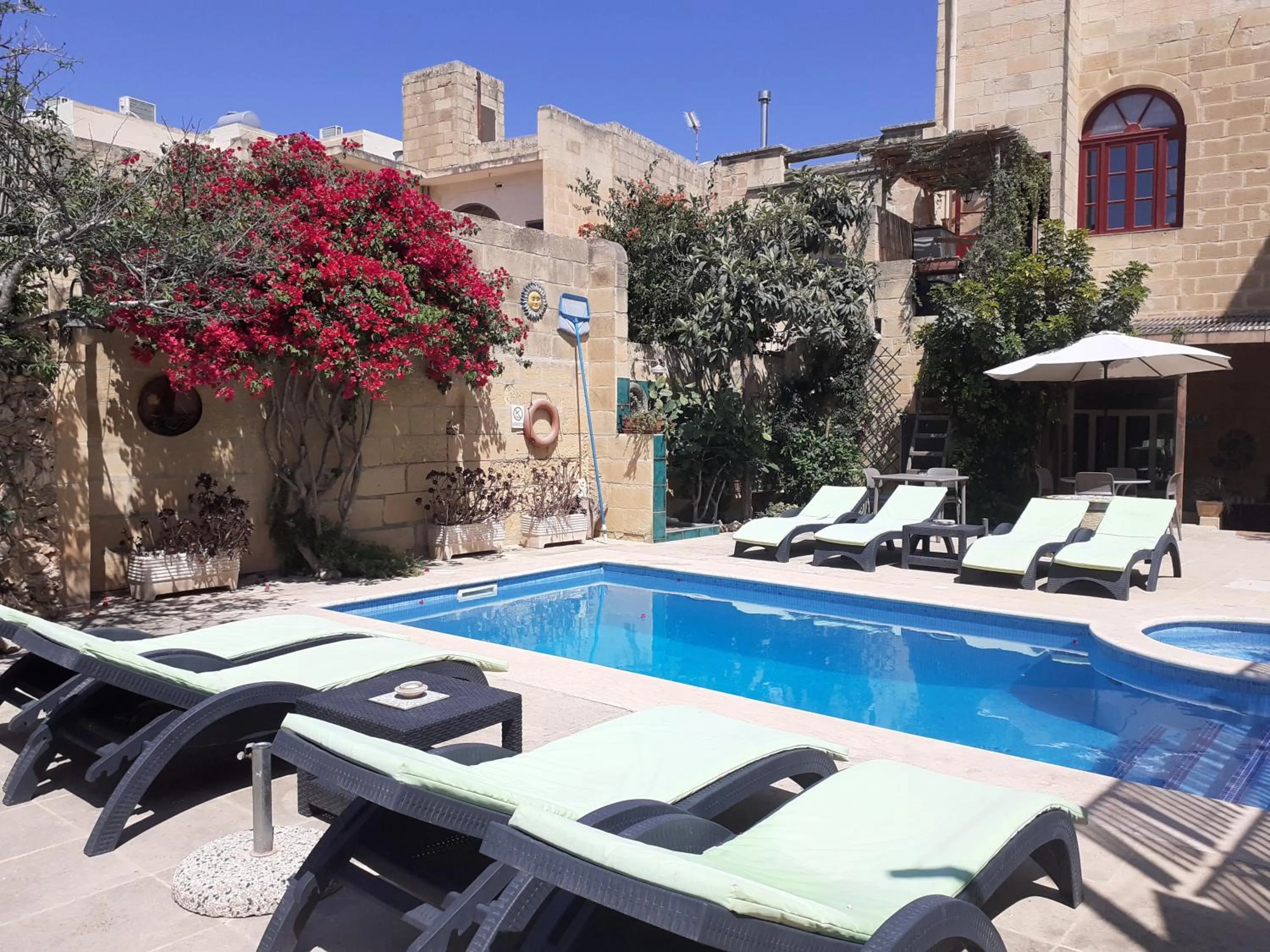 Patio in Charming B&B Dar Ta Zeppi