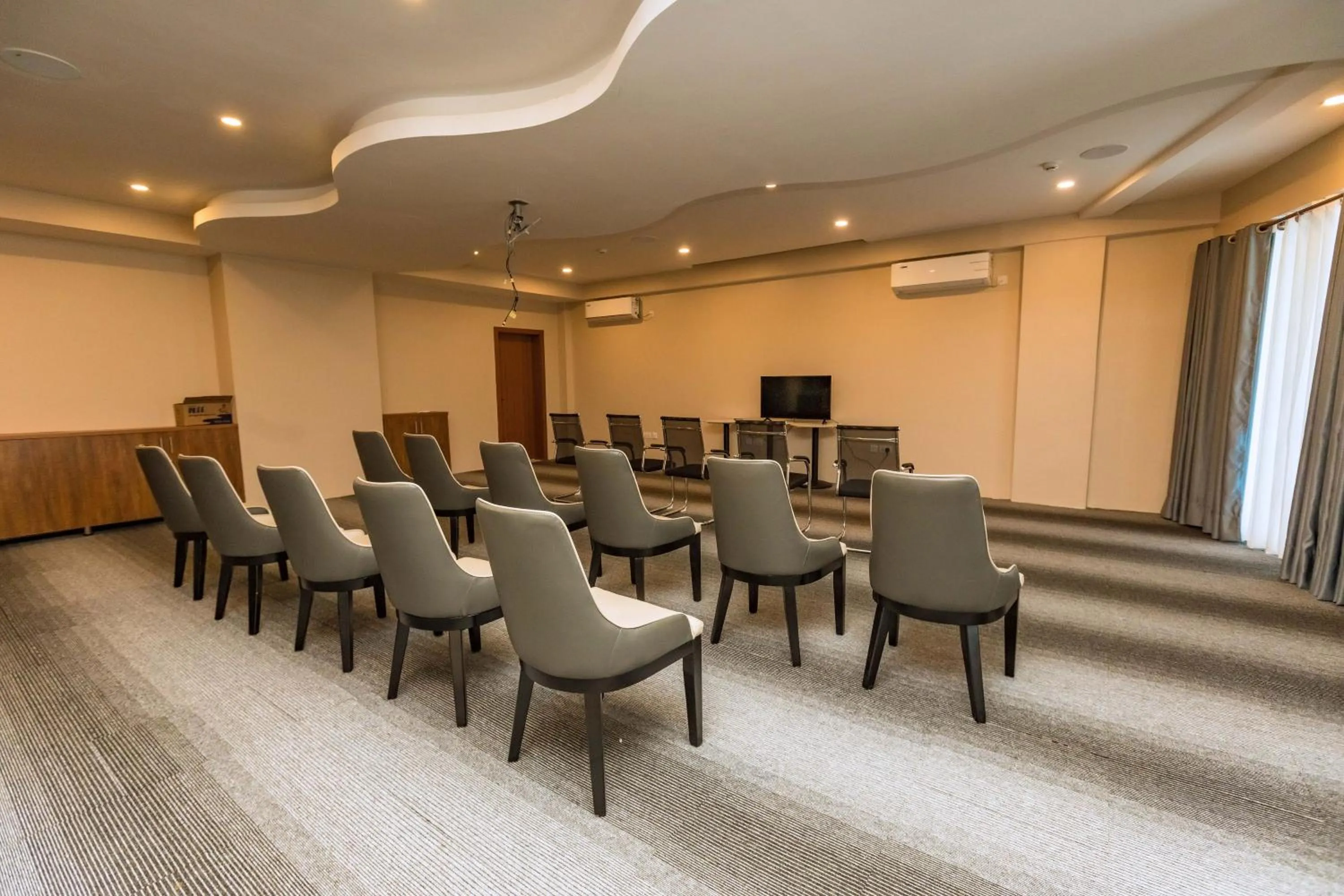 Meeting/conference room in The Hut Restaurant & Boutique Hotel