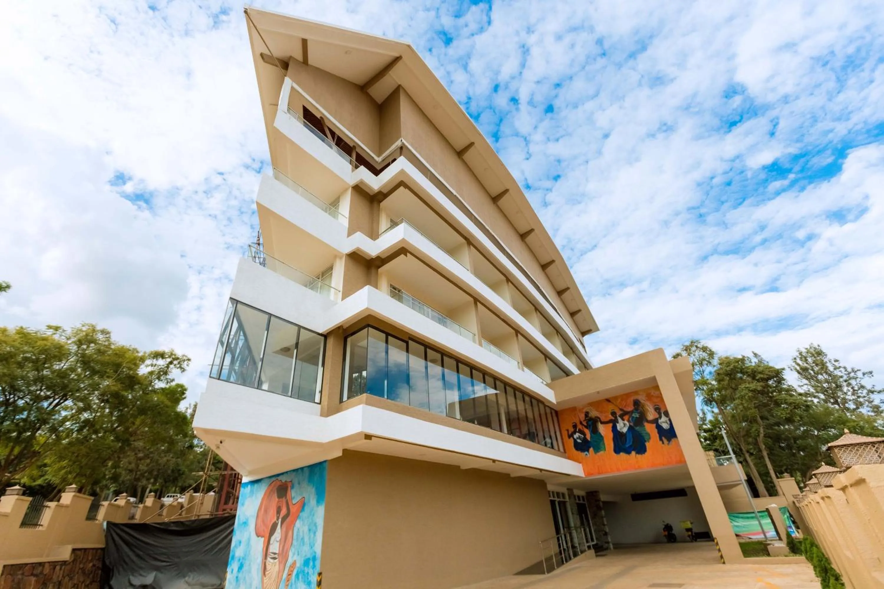 The Hut Restaurant & Boutique Hotel