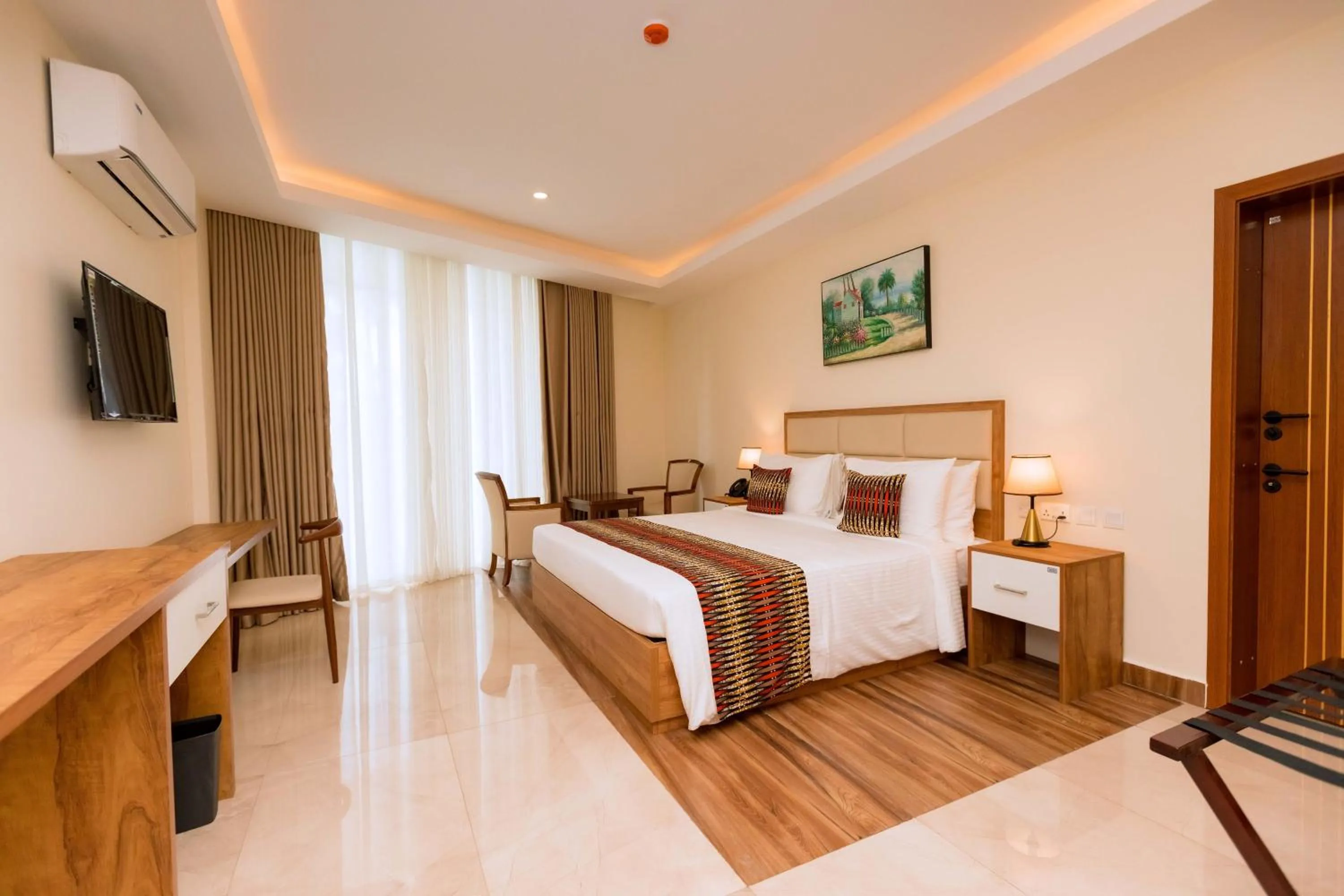 Photo of the whole room, Bed in The Hut Restaurant & Boutique Hotel