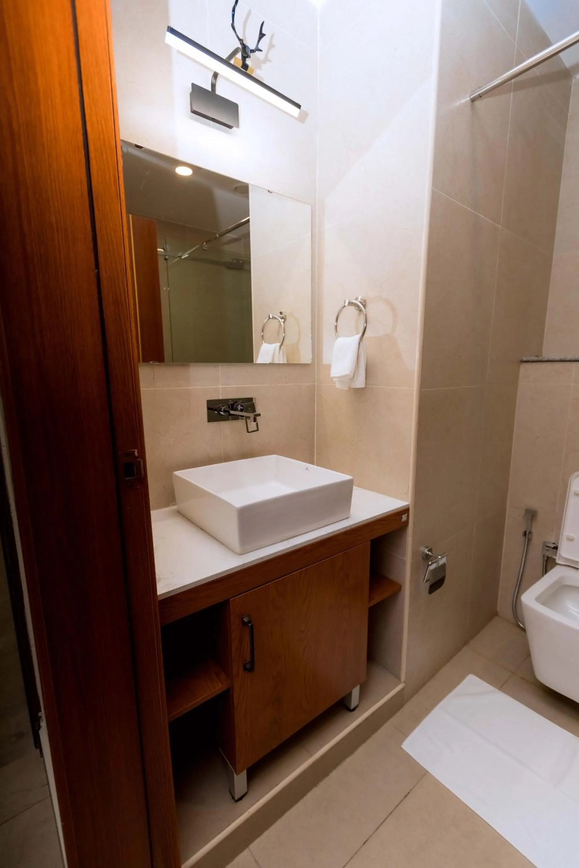 Bathroom in The Hut Restaurant & Boutique Hotel
