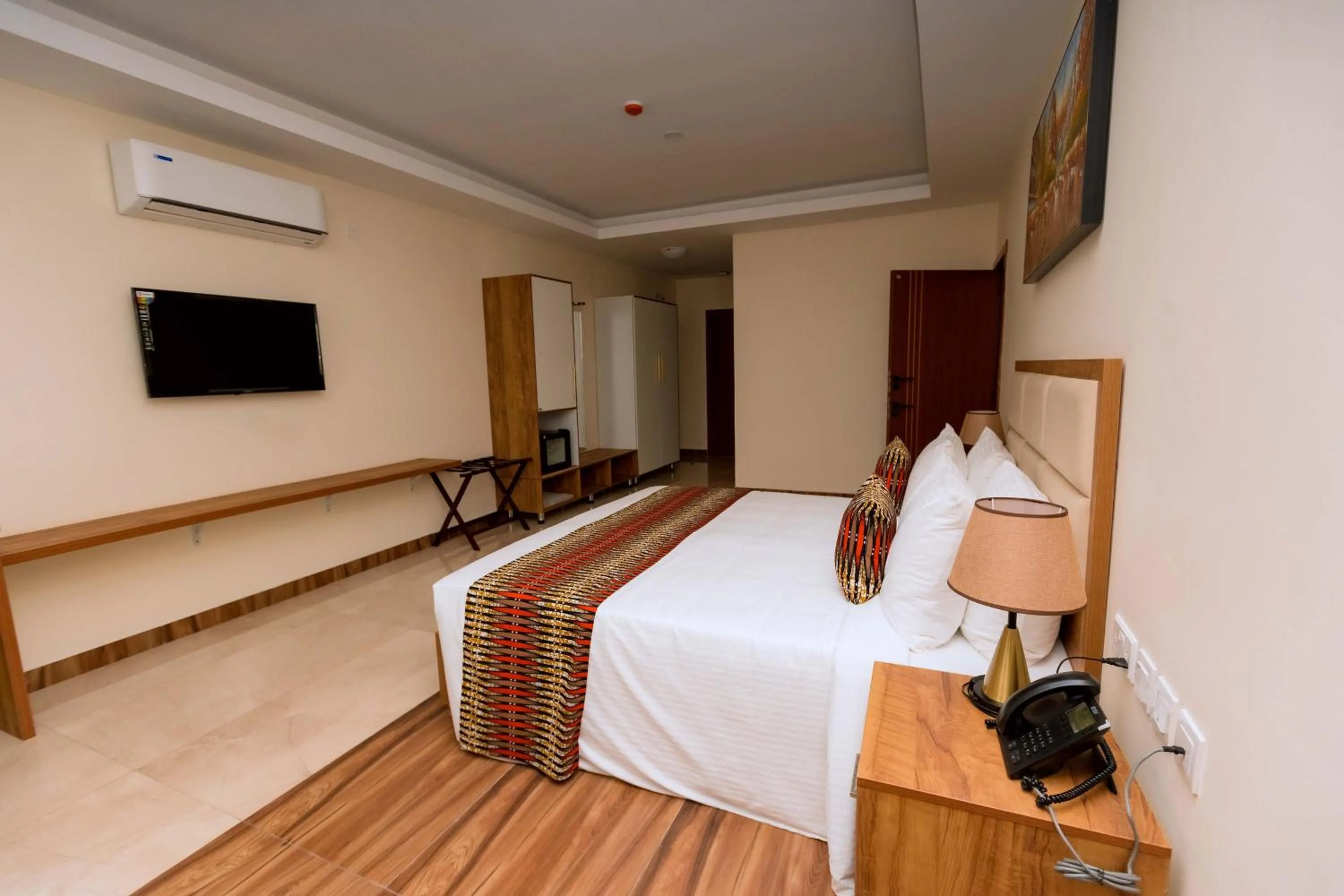 Bed in The Hut Restaurant & Boutique Hotel