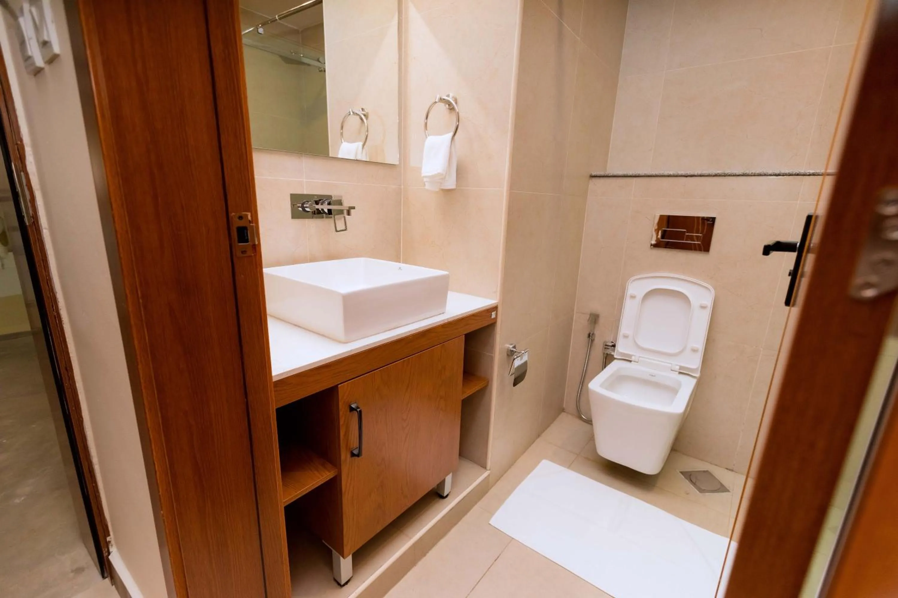 The Hut Restaurant & Boutique Hotel