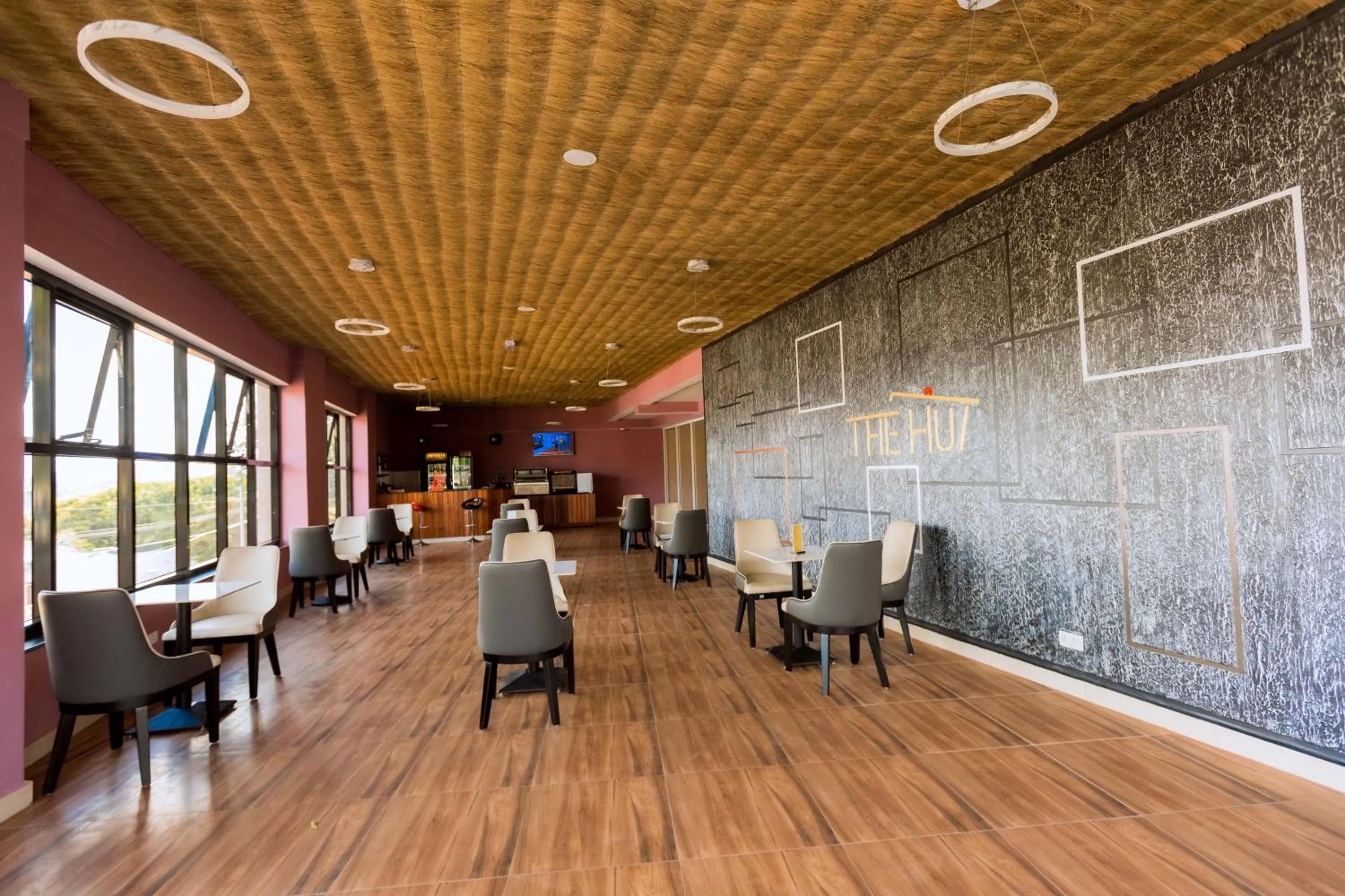 Restaurant/places to eat in The Hut Restaurant & Boutique Hotel