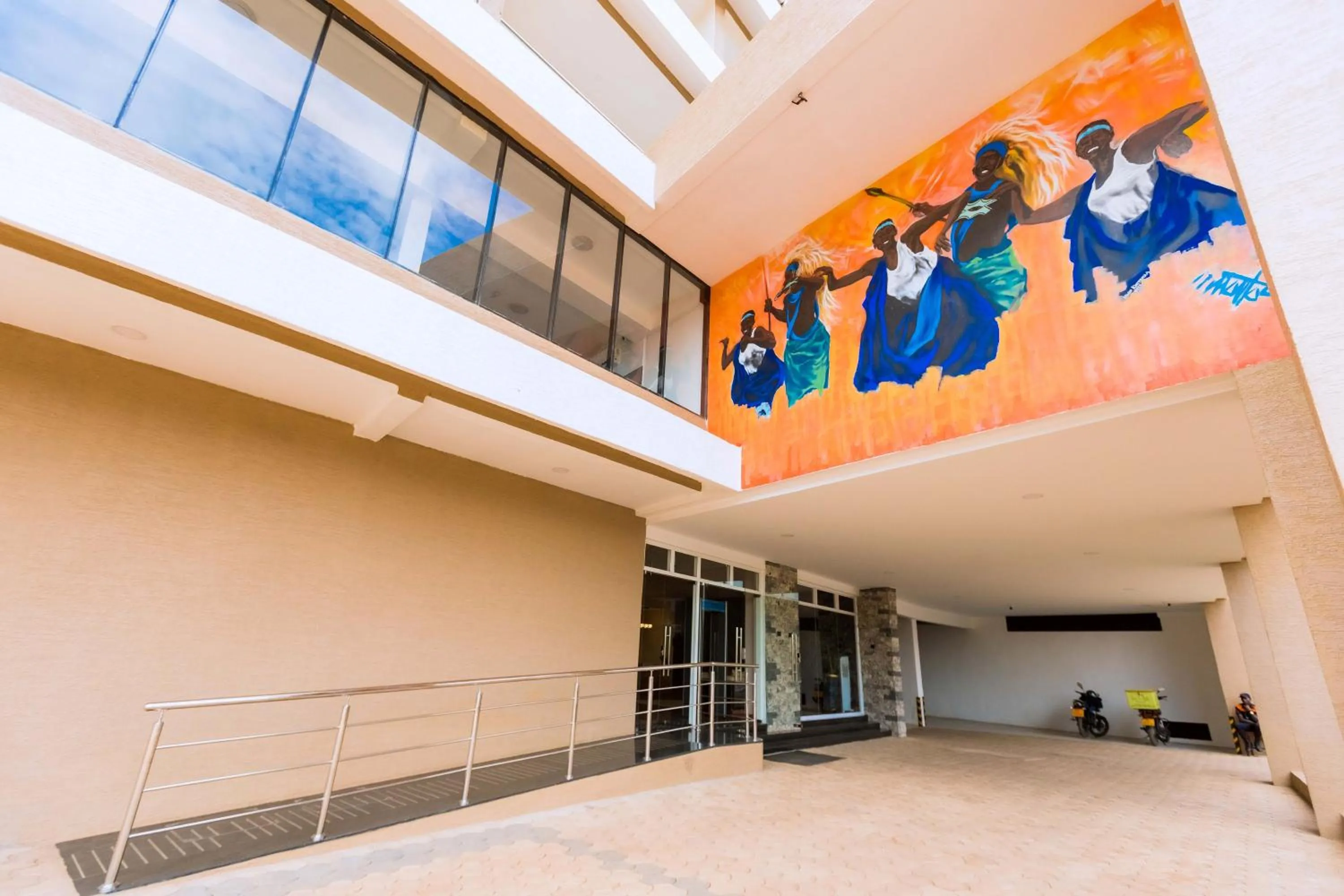 The Hut Restaurant & Boutique Hotel