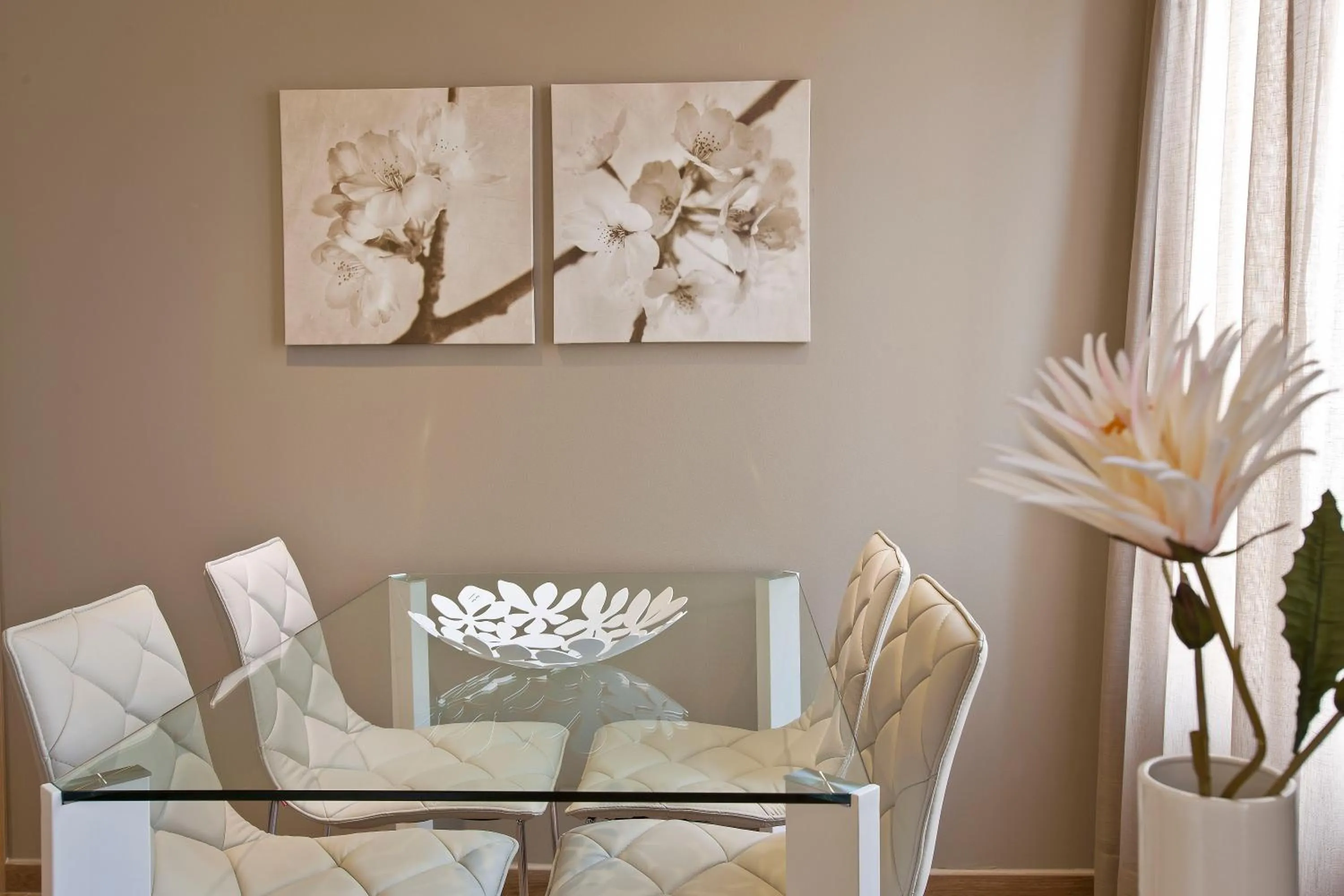 Seating area in Barcelona Apartment Milà