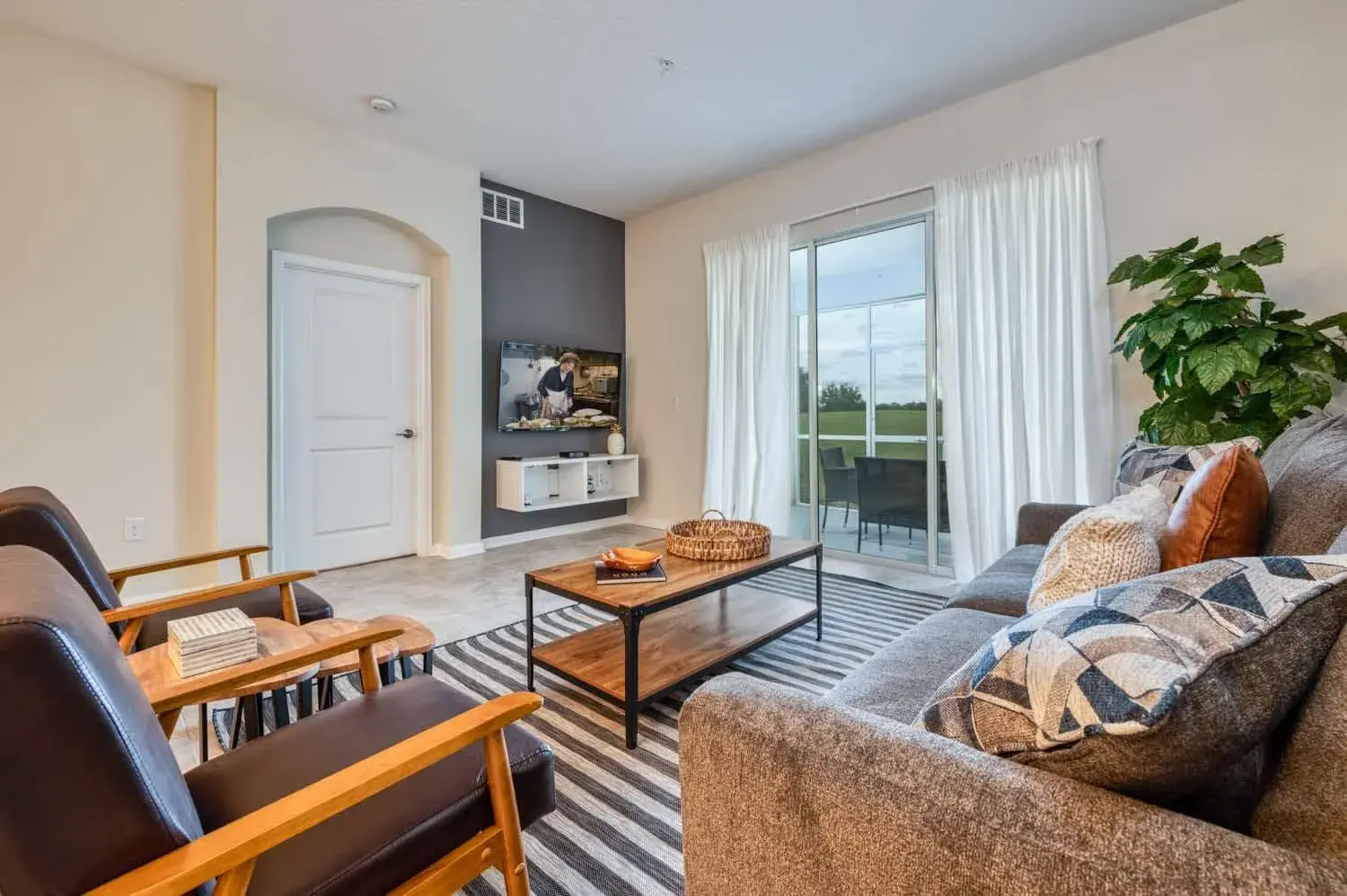 Spacious Condo-Modern Decor Star Wars Bedroom Spacious Condo-Modern Decor Star Wars Bedroom