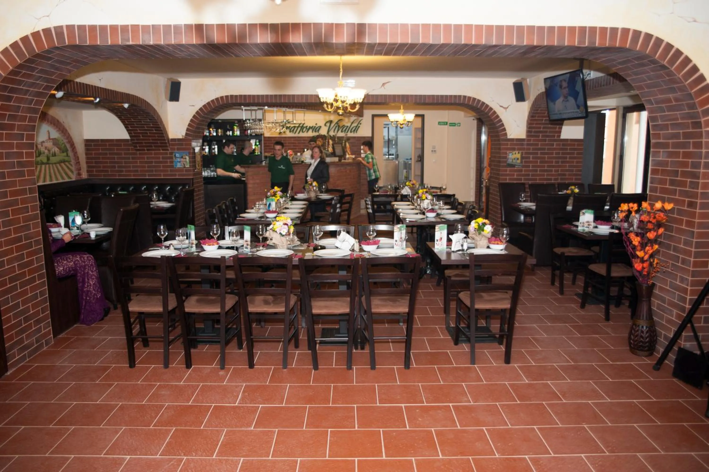 Restaurant/places to eat in West Plaza Residence