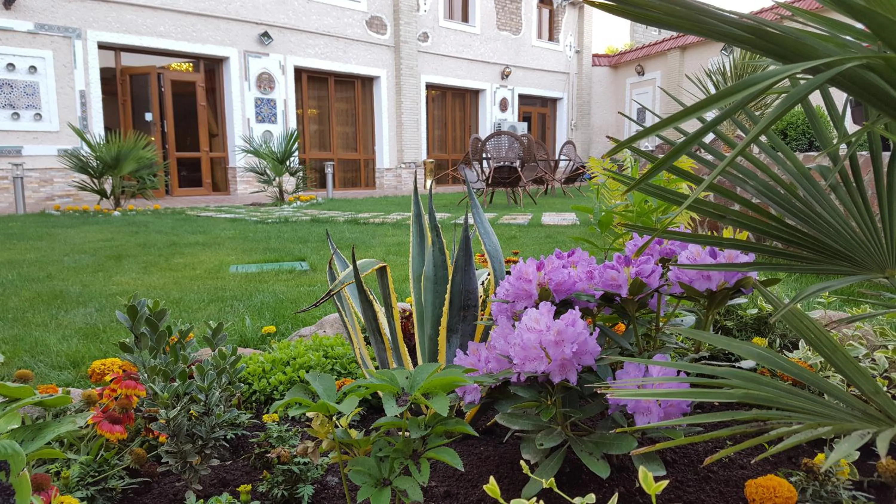 Garden in EmirHan Hotel