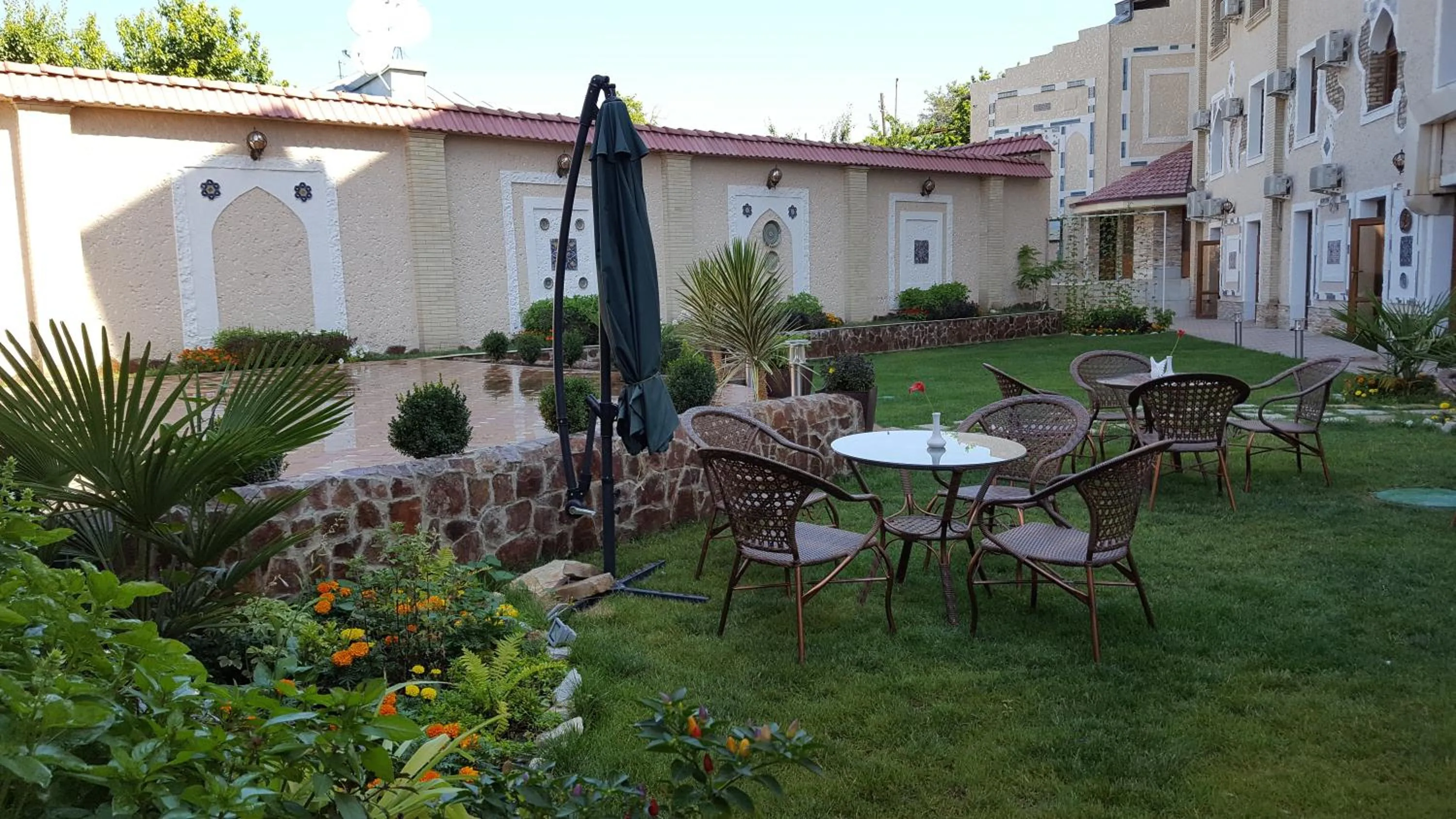 Garden in EmirHan Hotel