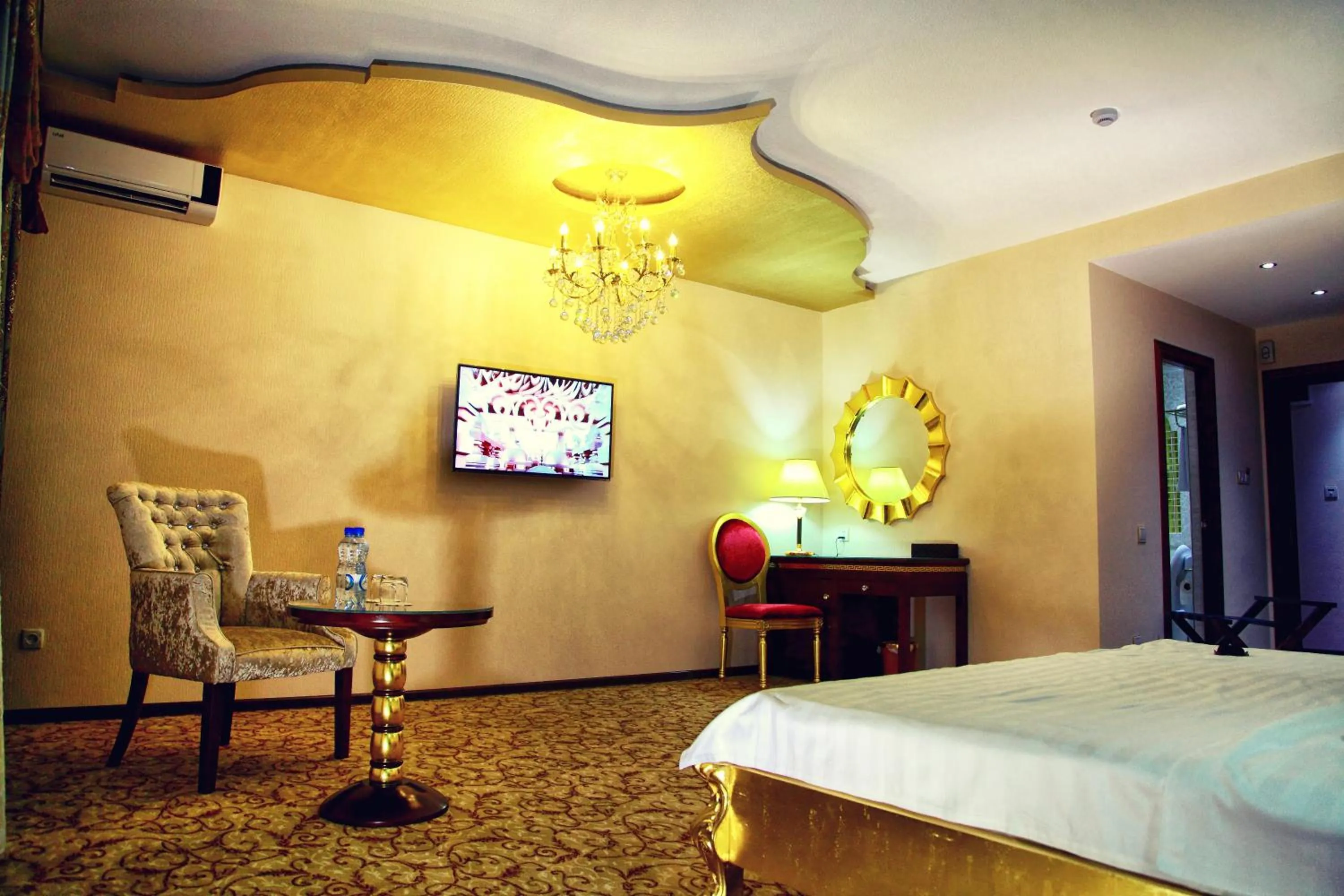 Bedroom, Bed in EmirHan Hotel