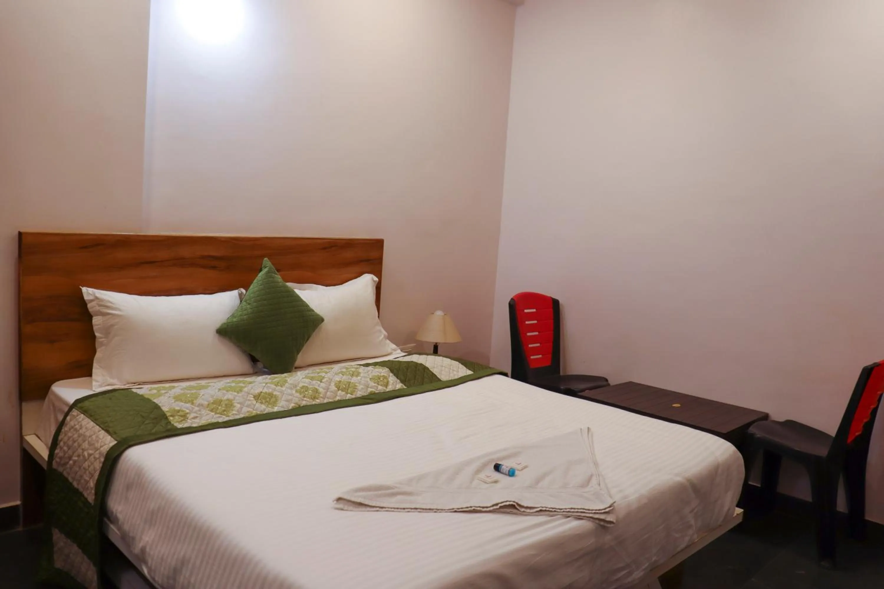 Bed in Hotel Garuda Executive Latur