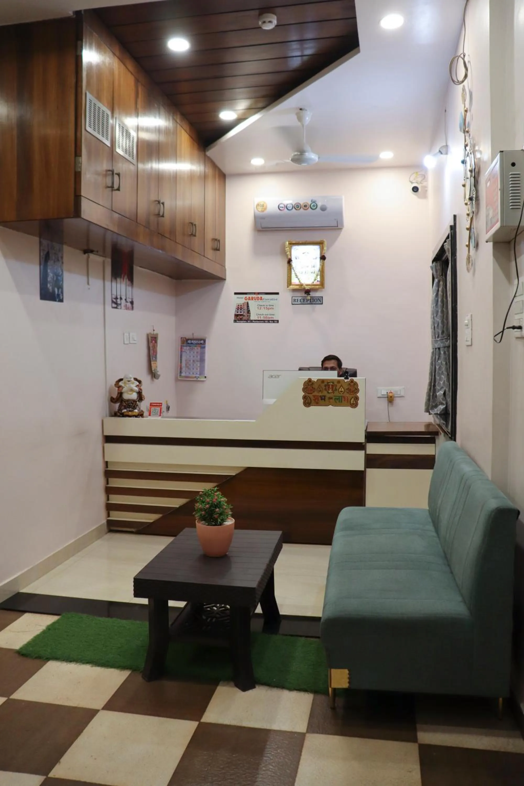 Living room in Hotel Garuda Executive Latur