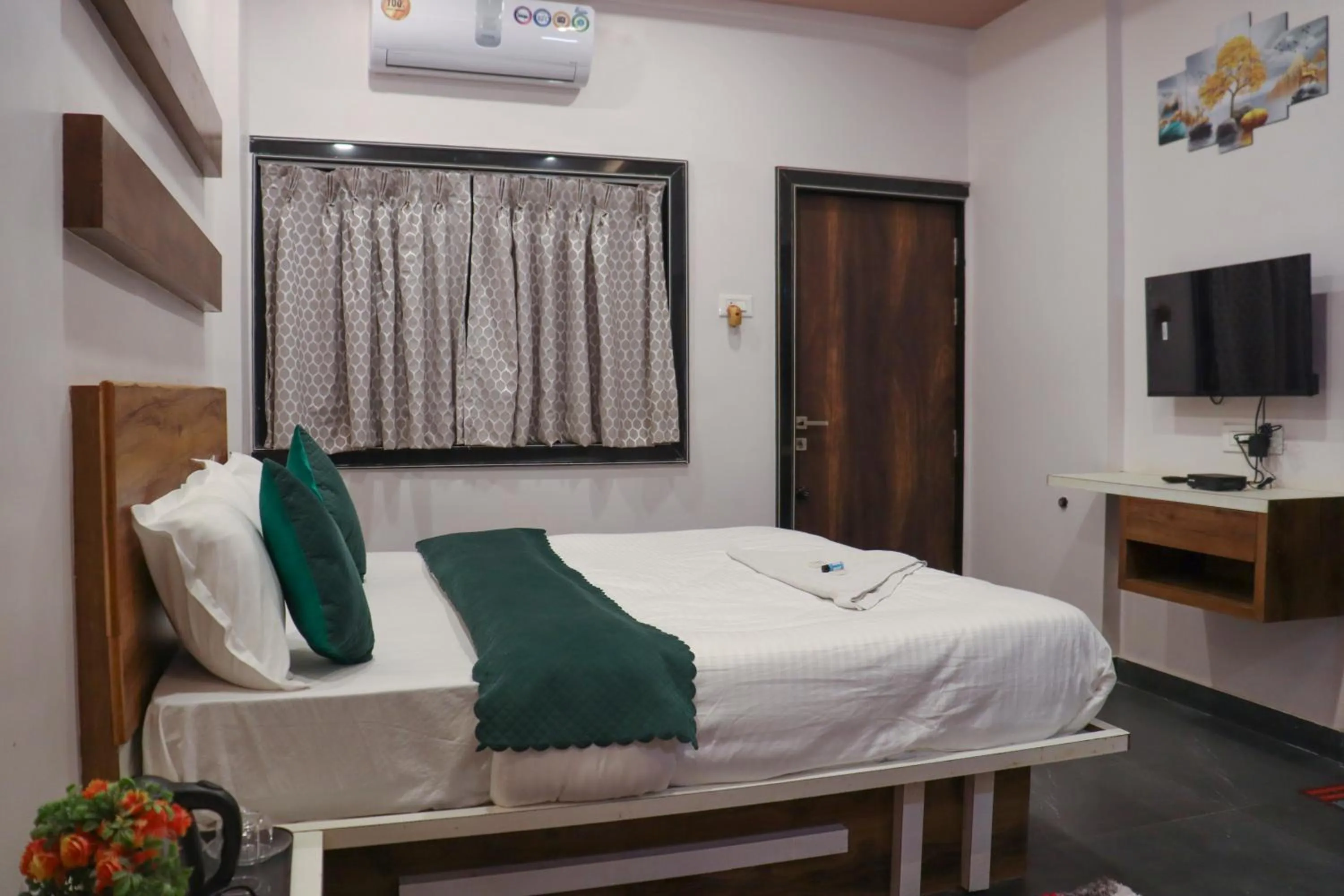 Bed in Hotel Garuda Executive Latur