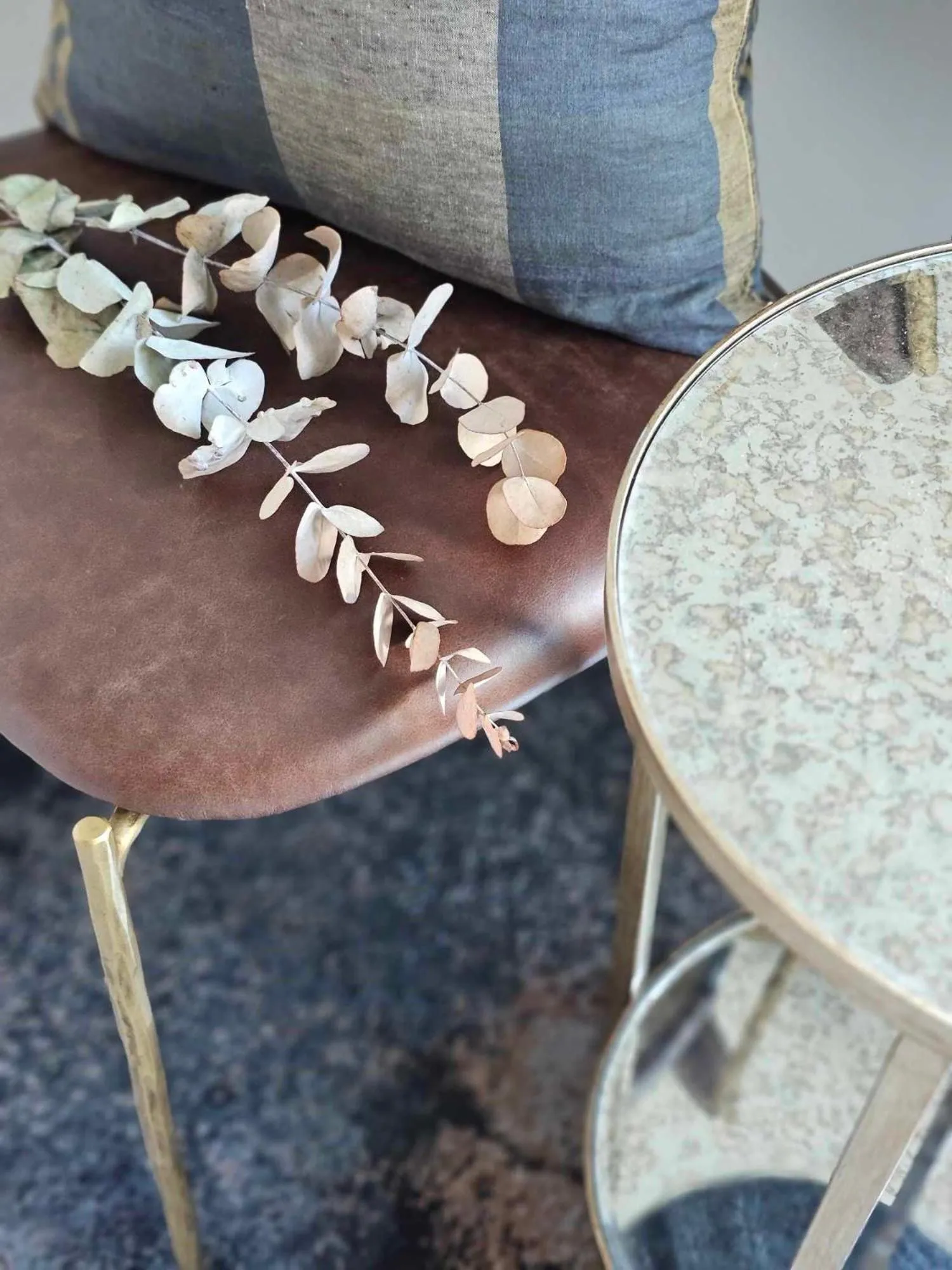 Living room in St Hugh Hotel Wagga Wagga