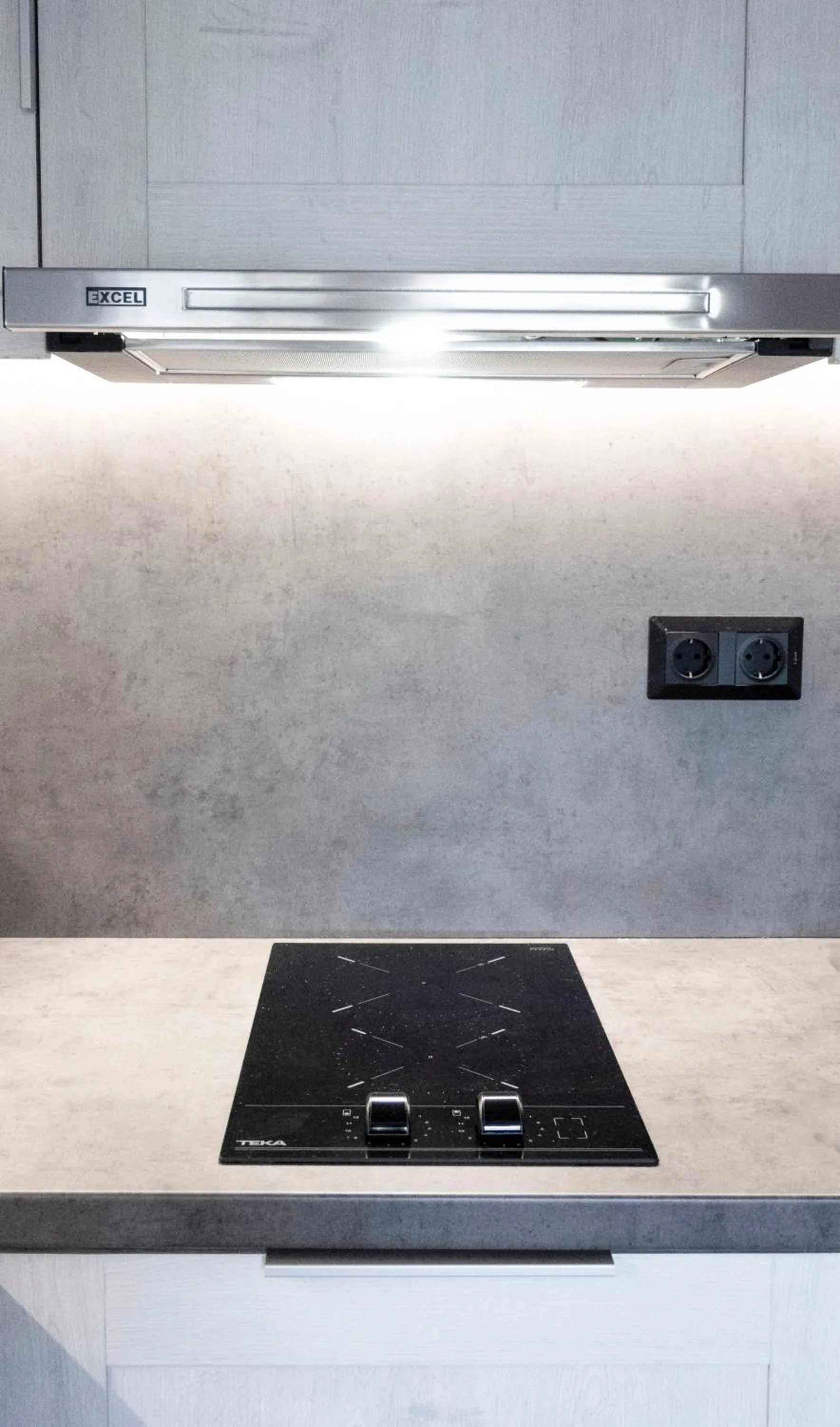 Kitchen or kitchenette in Komody Apartments