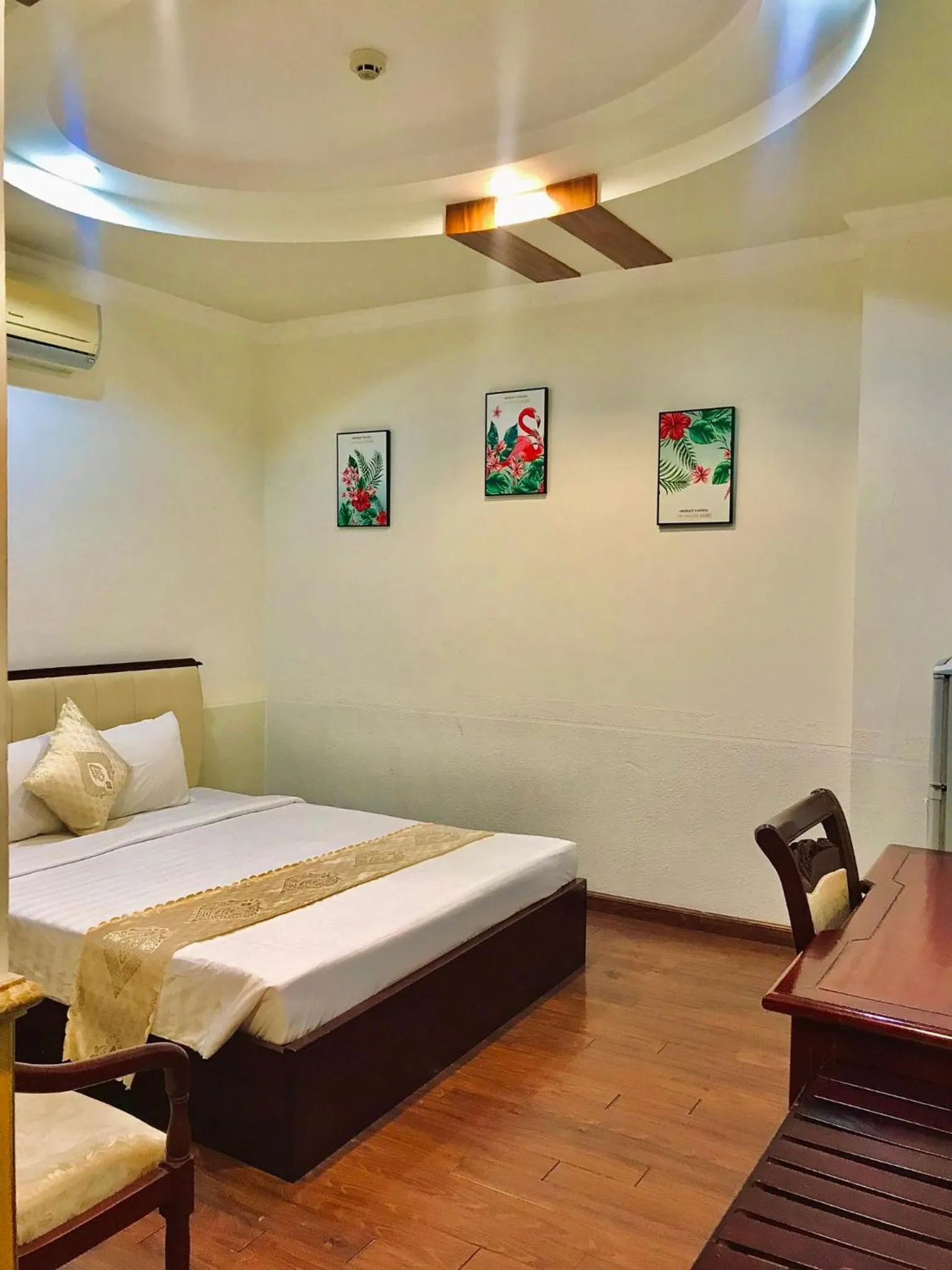 Bed in Linh Phuong 8 Hotel - 24 hours stay