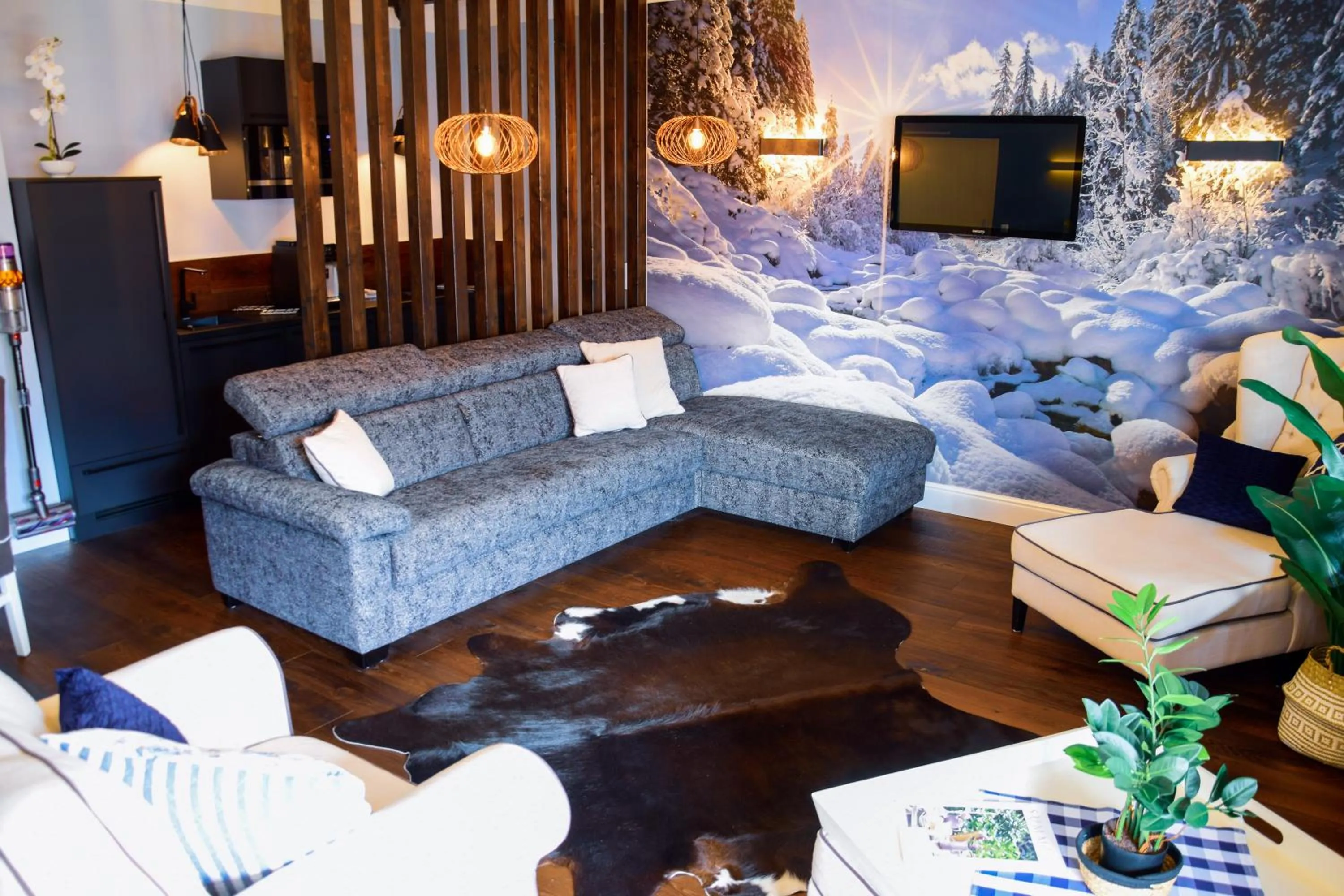 Staff in Design Hotel ALPENLIEBE - - - - Boutique-Flair - - - -