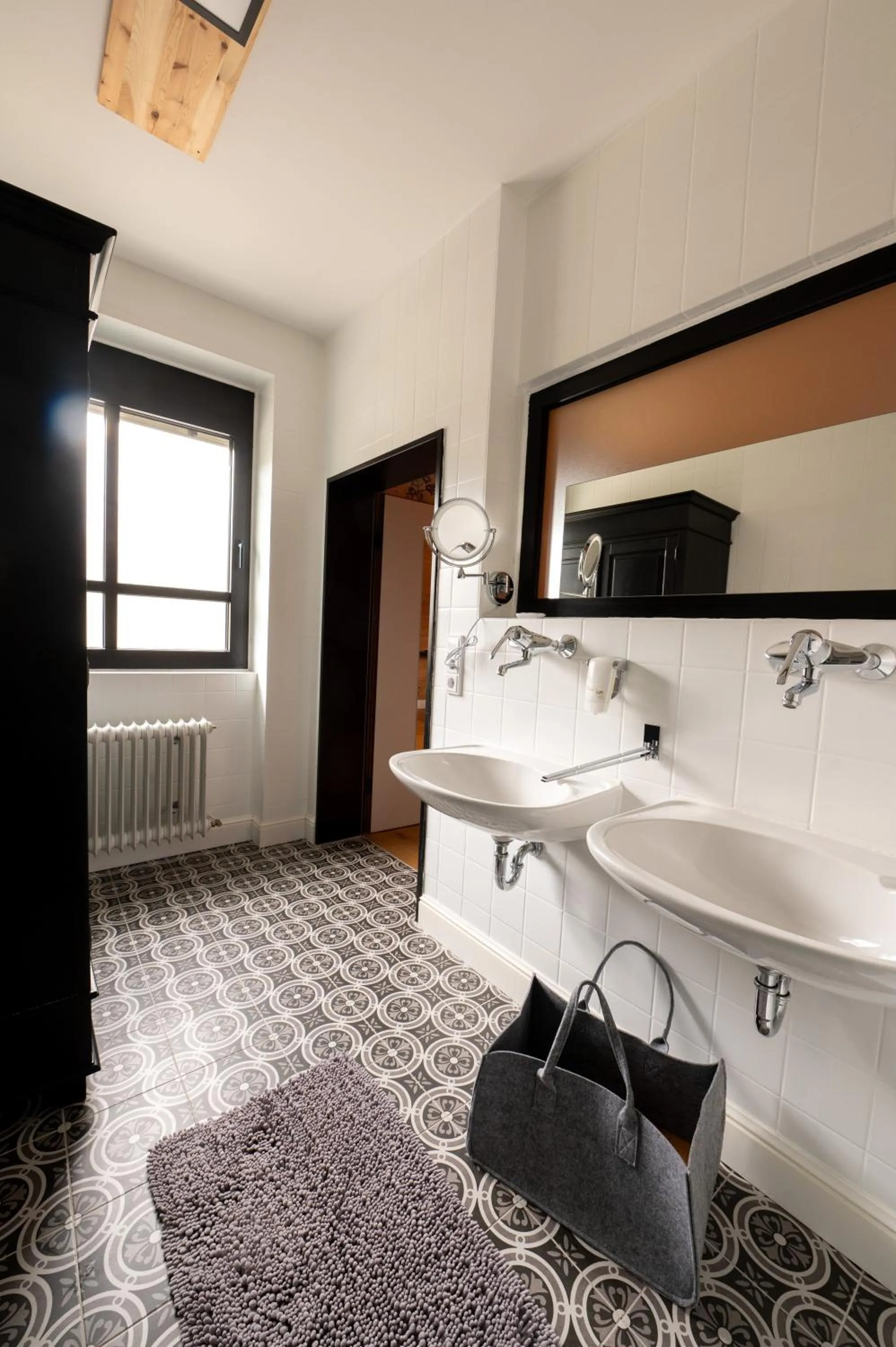 Bathroom in Design Hotel ALPENLIEBE - - - - Boutique-Flair - - - -
