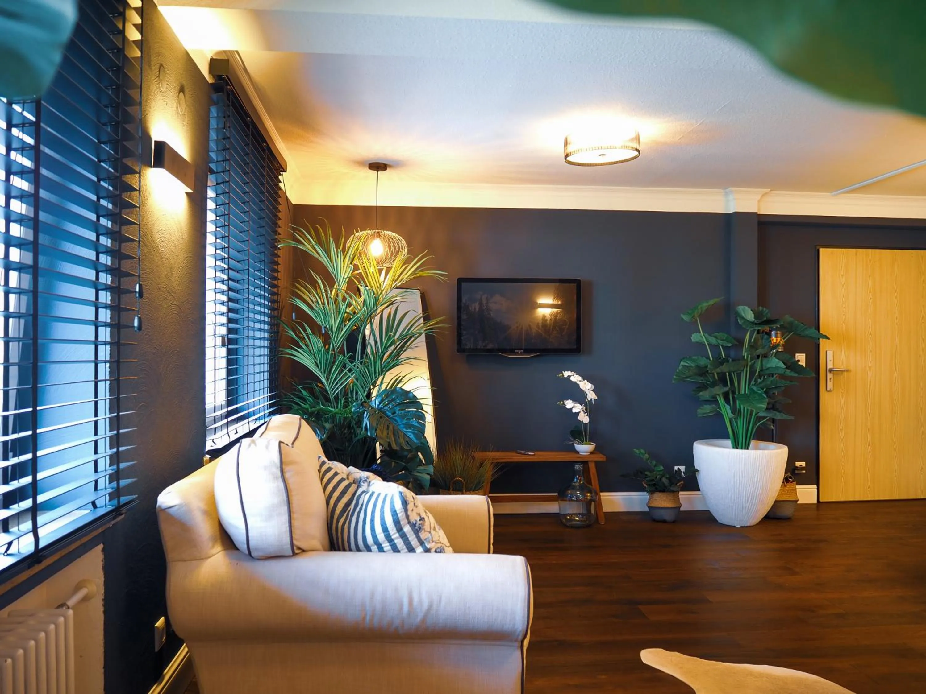 Staff in Design Hotel ALPENLIEBE - - - - Boutique-Flair - - - -