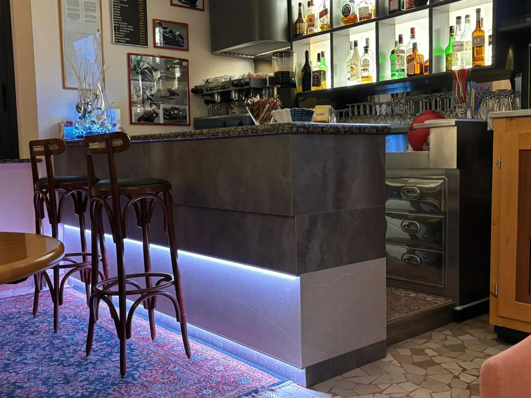 Restaurant/places to eat in Hotel Cobalto