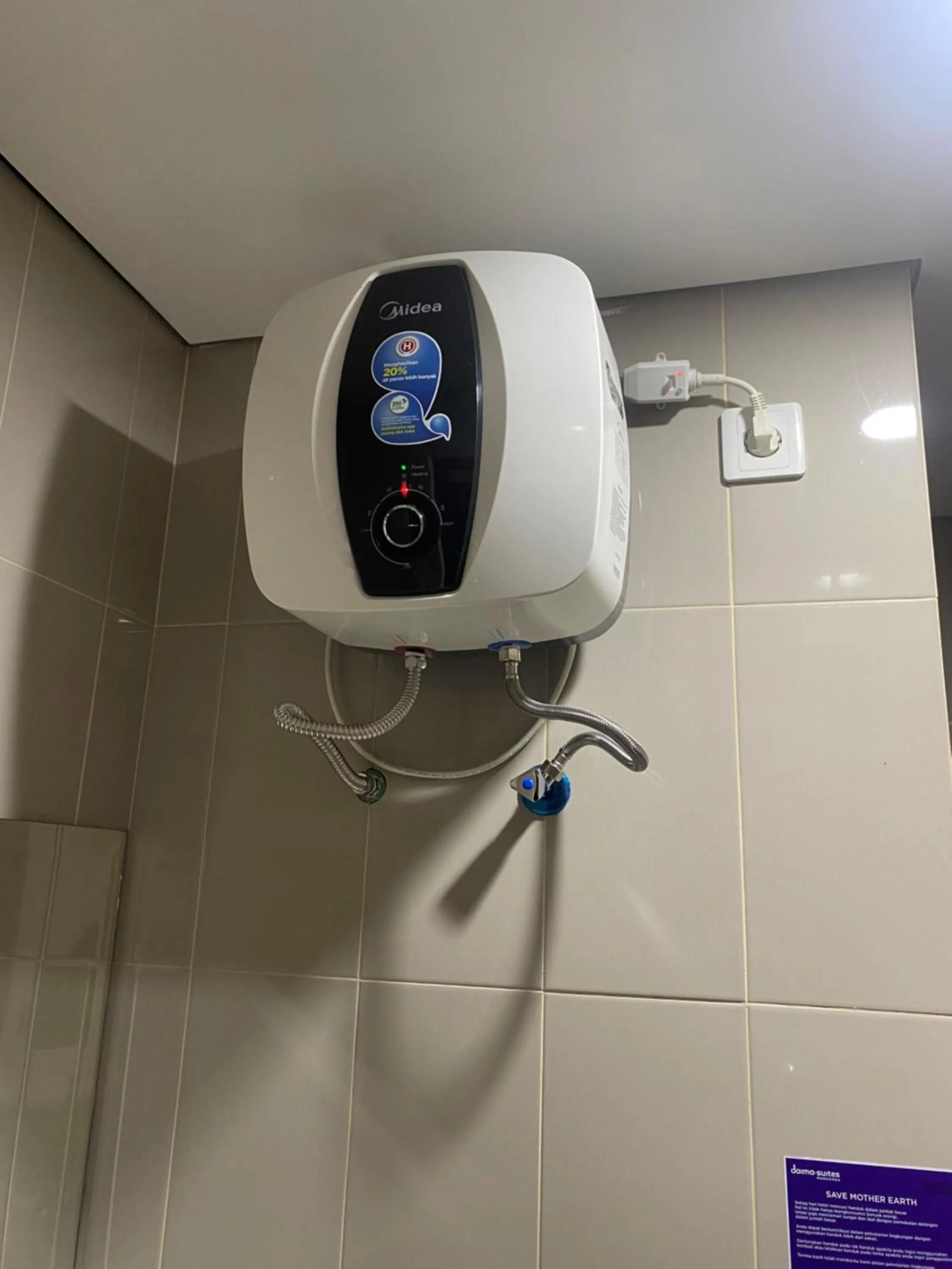 Bathroom in Daima Suites Margonda