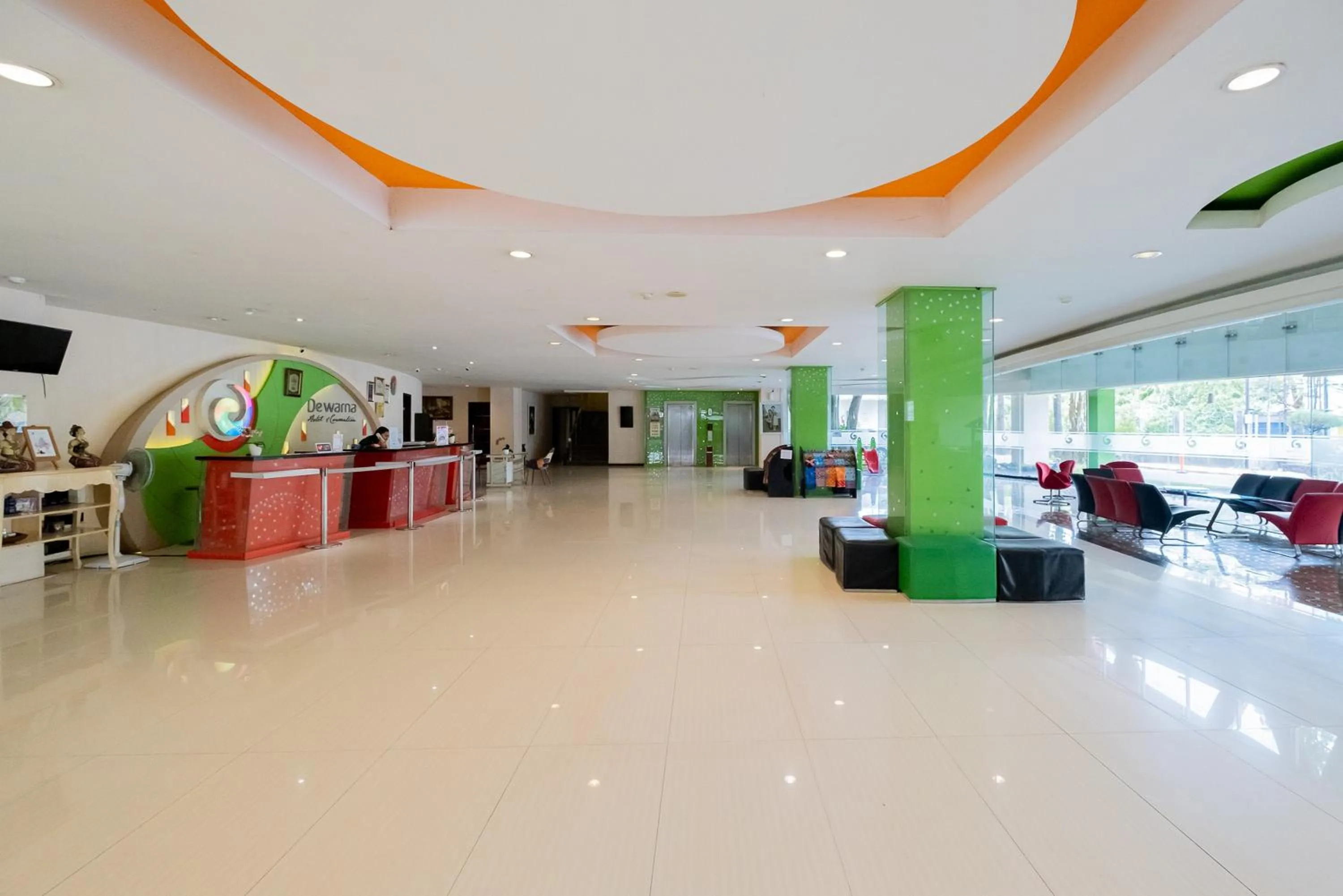 Lobby or reception in RedDoorz Premium @ Jalan Veteran Bojonegoro