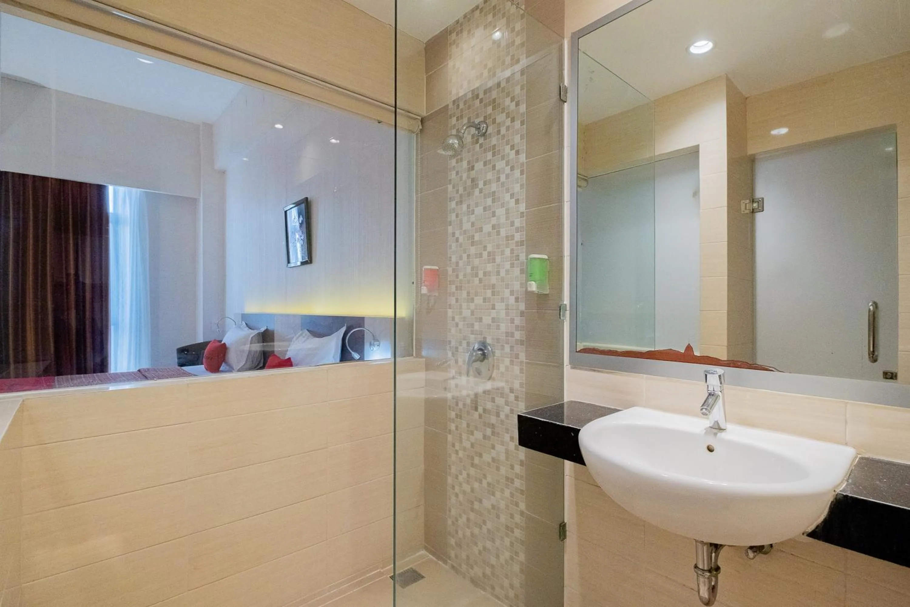 Bathroom in RedDoorz Premium @ Jalan Veteran Bojonegoro