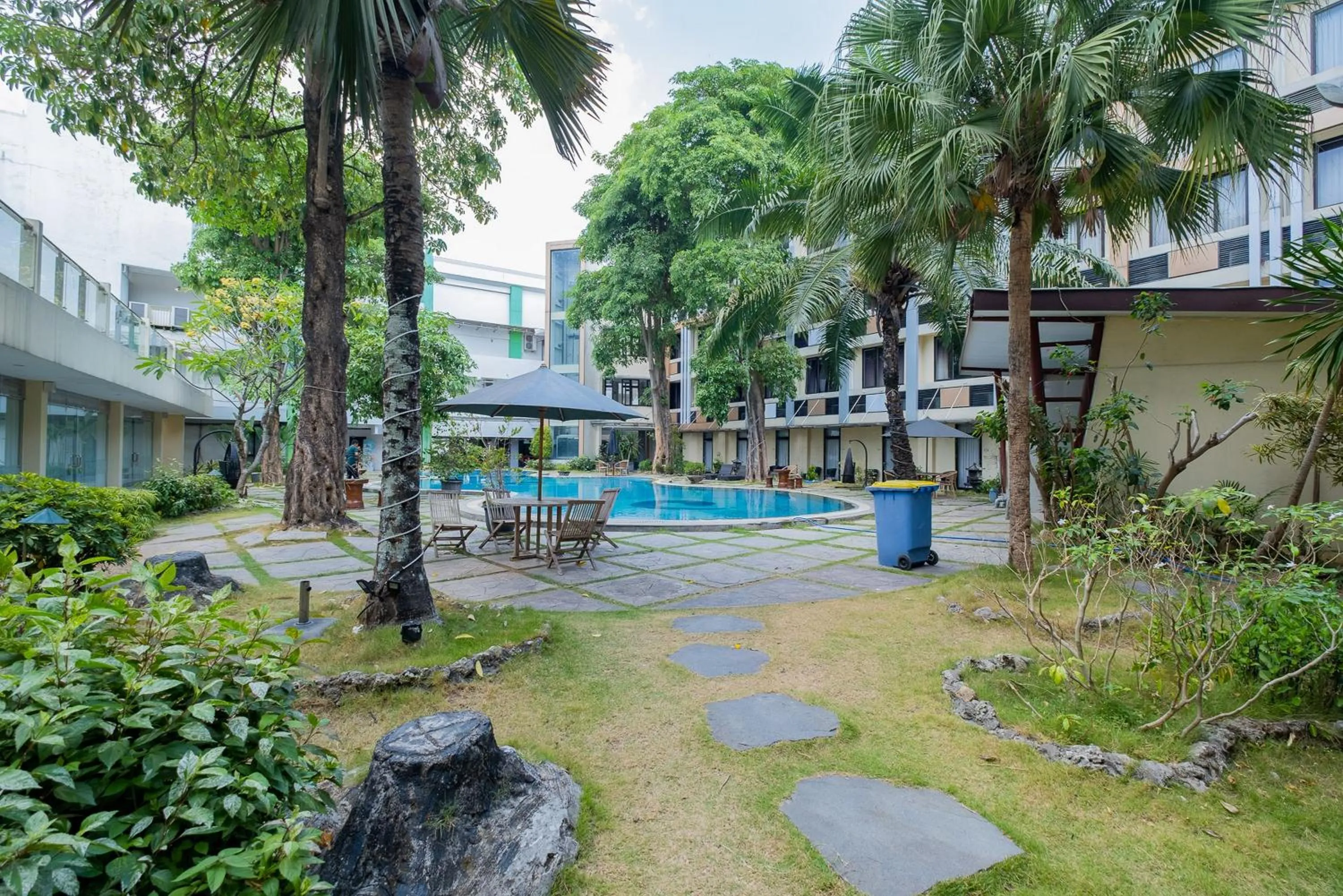 Swimming pool in RedDoorz Premium @ Jalan Veteran Bojonegoro