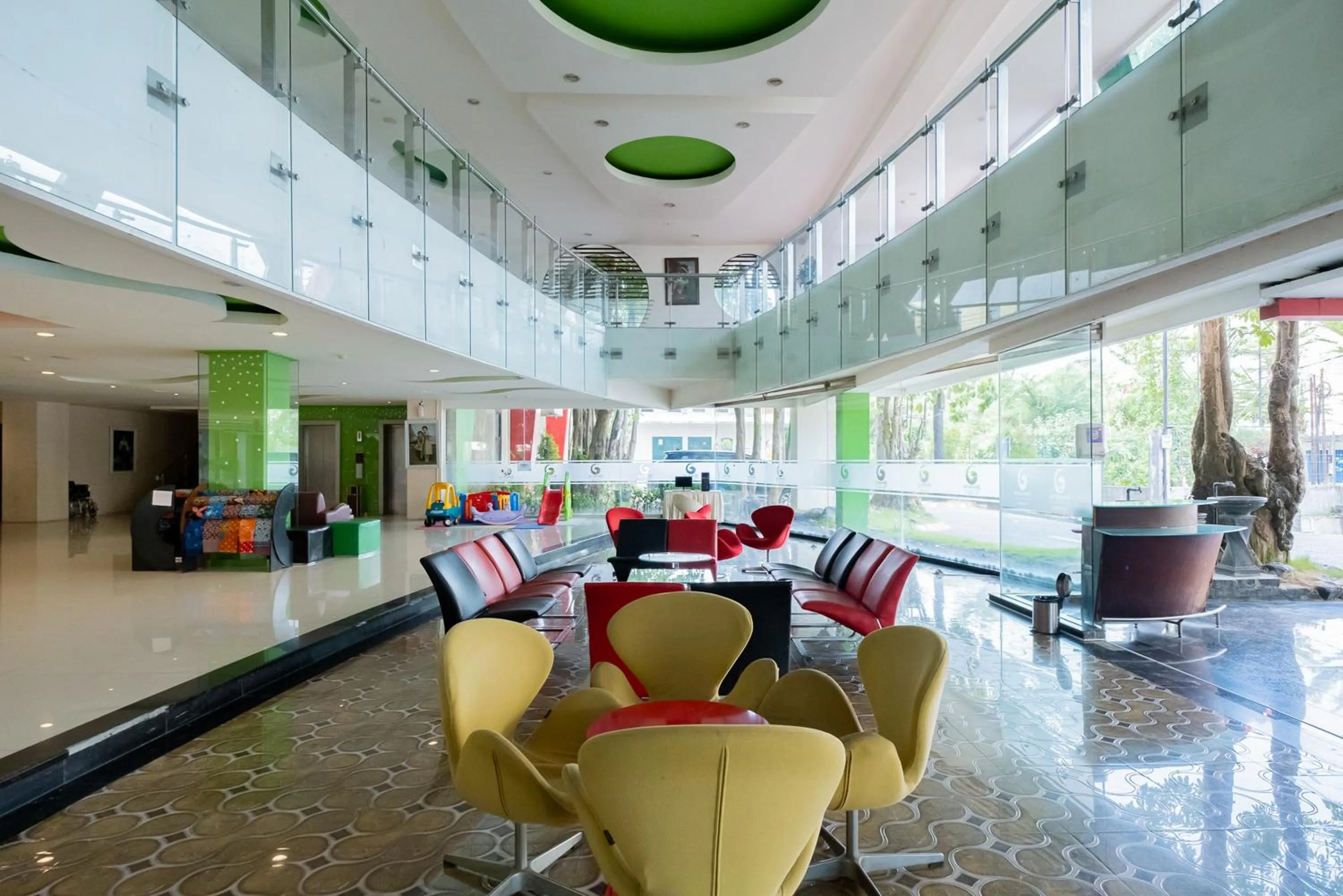 Seating area in RedDoorz Premium @ Jalan Veteran Bojonegoro