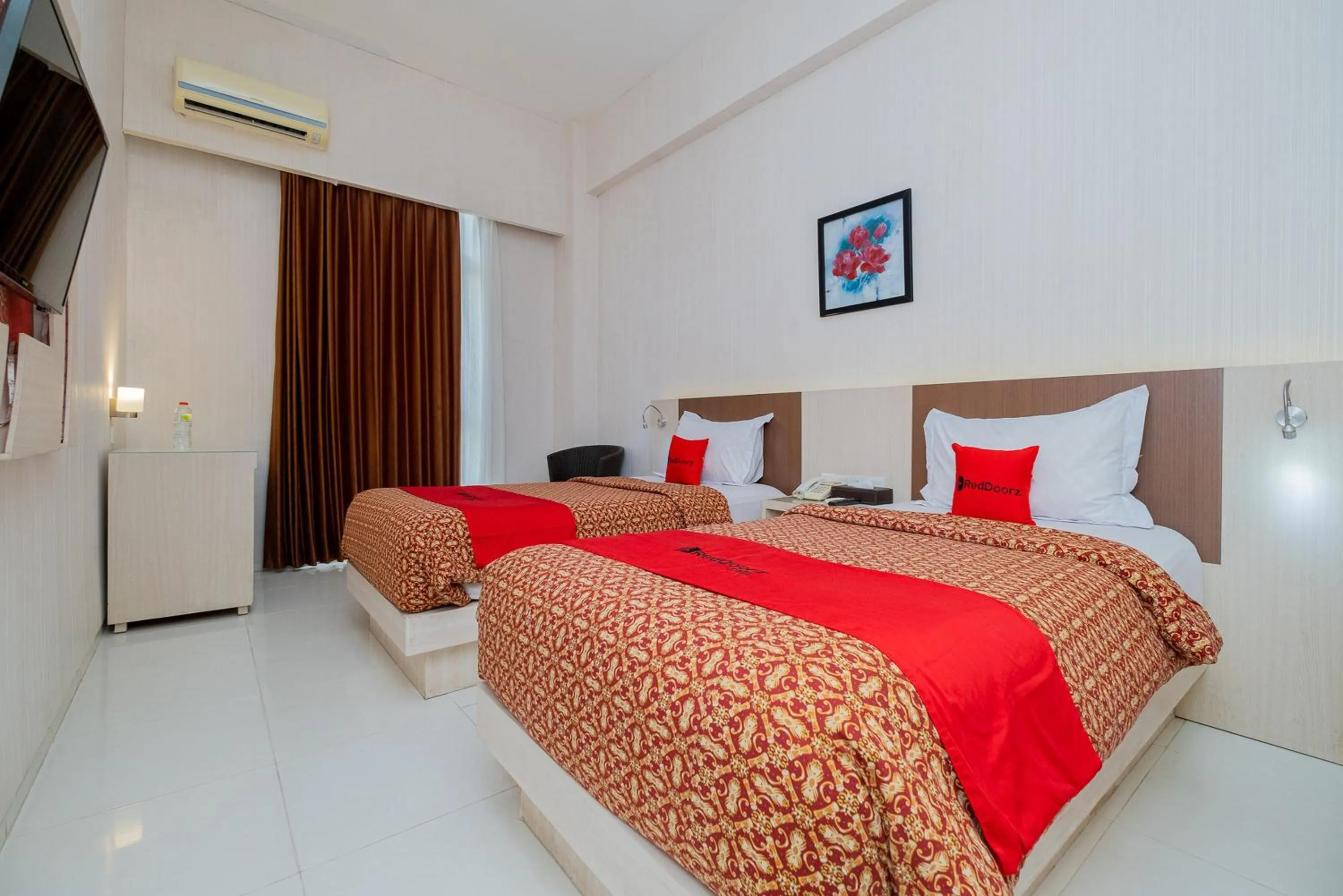 Bed in RedDoorz Premium @ Jalan Veteran Bojonegoro