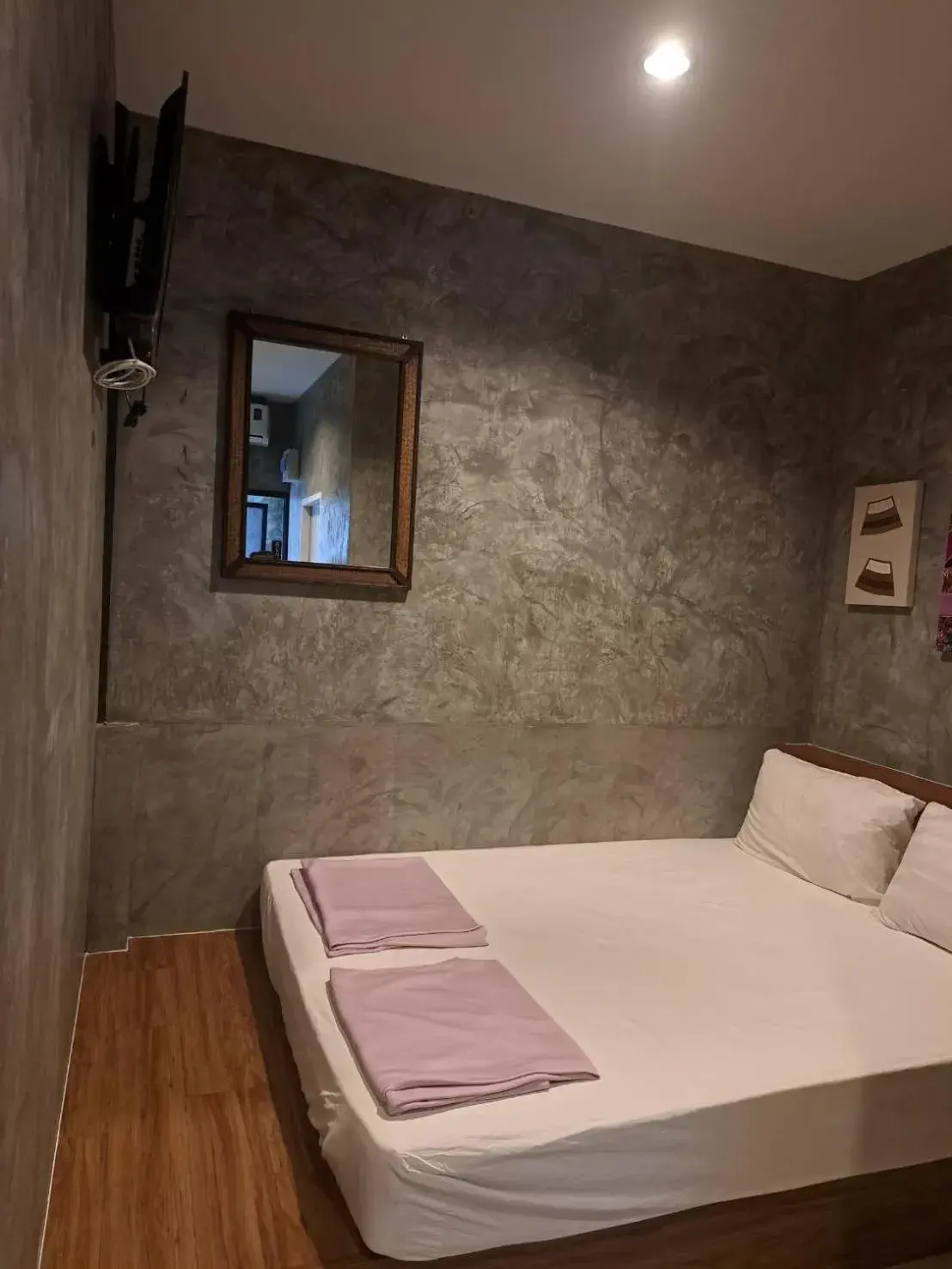 Double Room with Private Bathroom in BKK TEAK Hostel Double Room with Private Bathroom in BKK TEAK Hostel