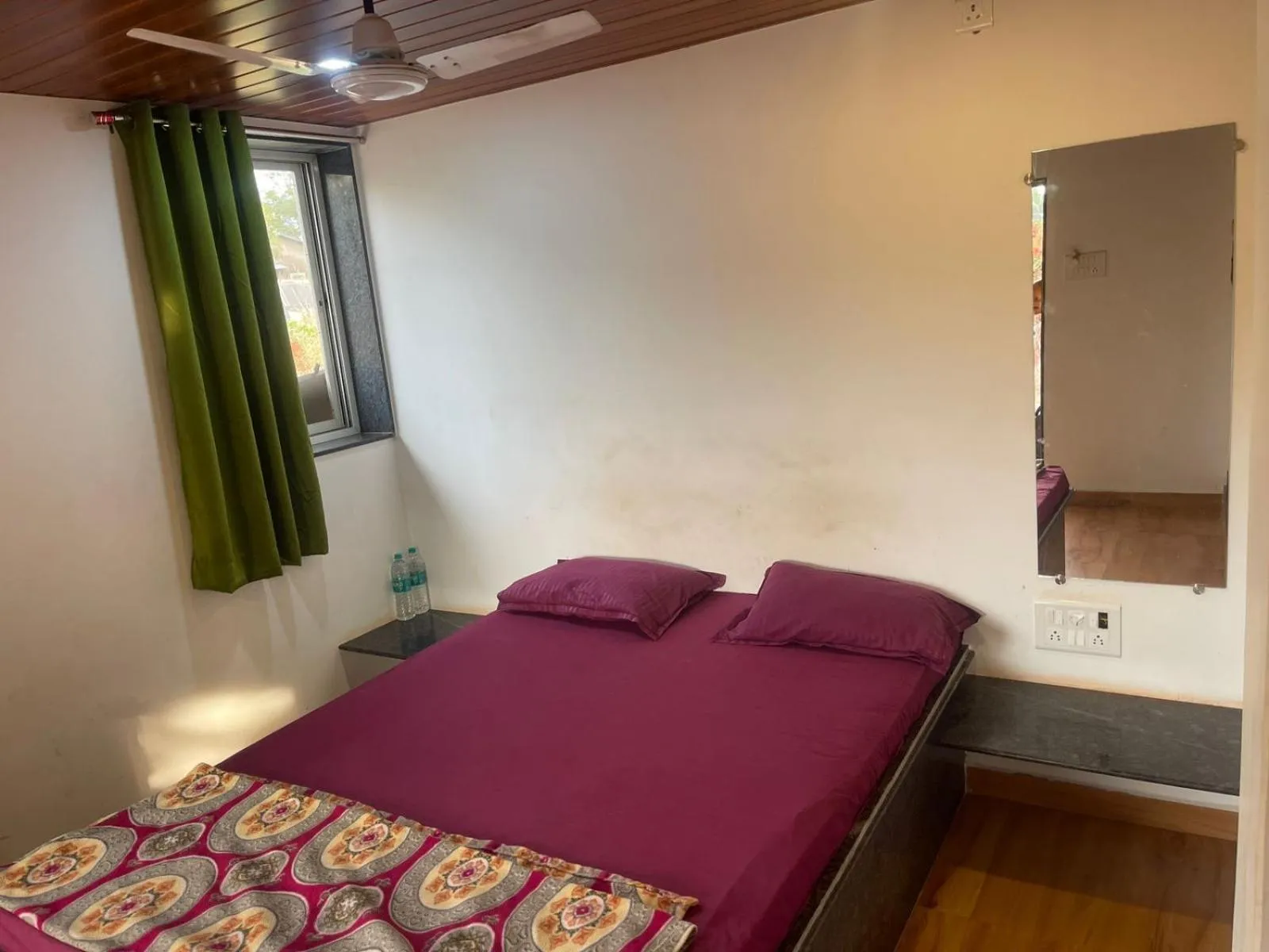 Bed in Hemprabha Bed & Breakfast, Ratnagiri