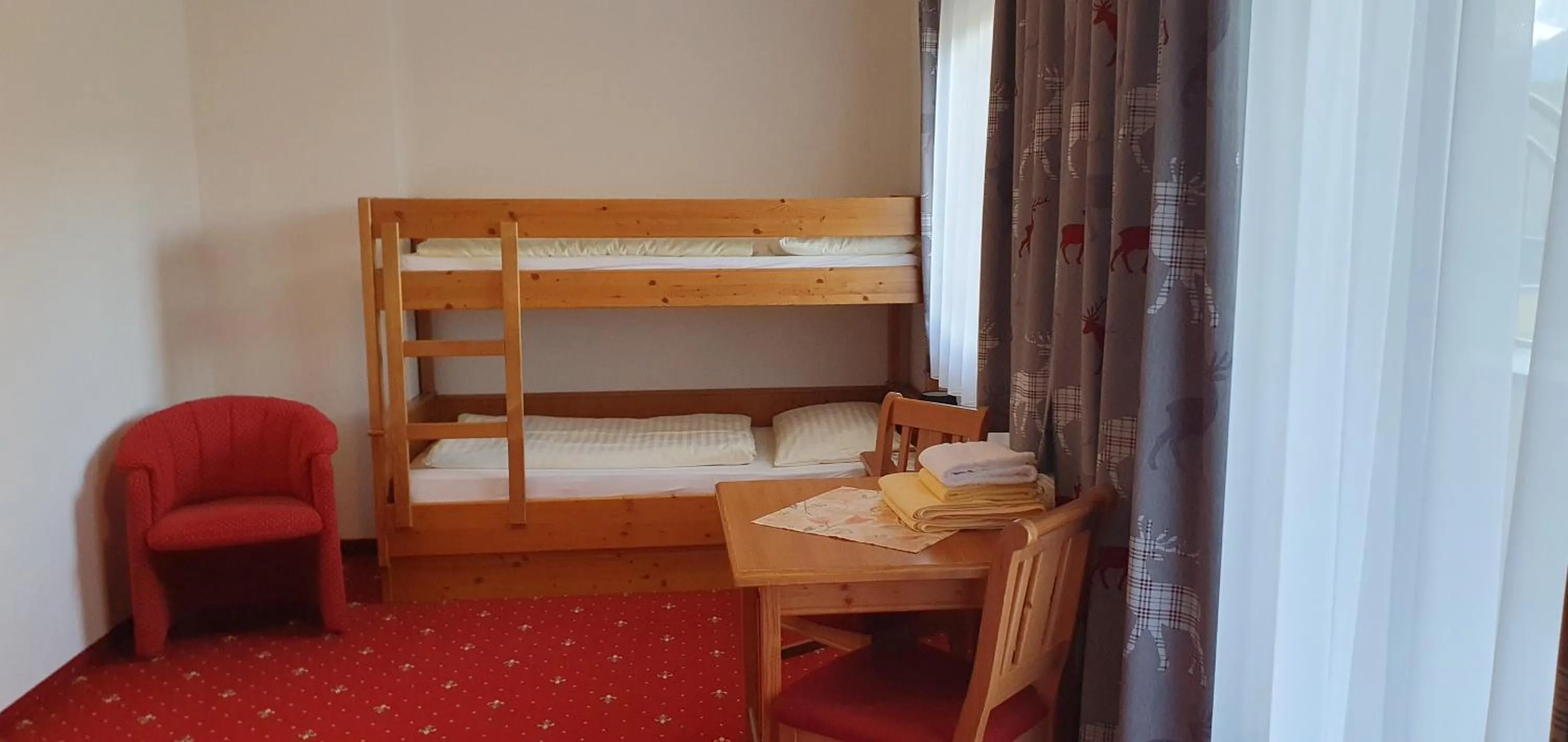 children, Bed in Hotel Moser