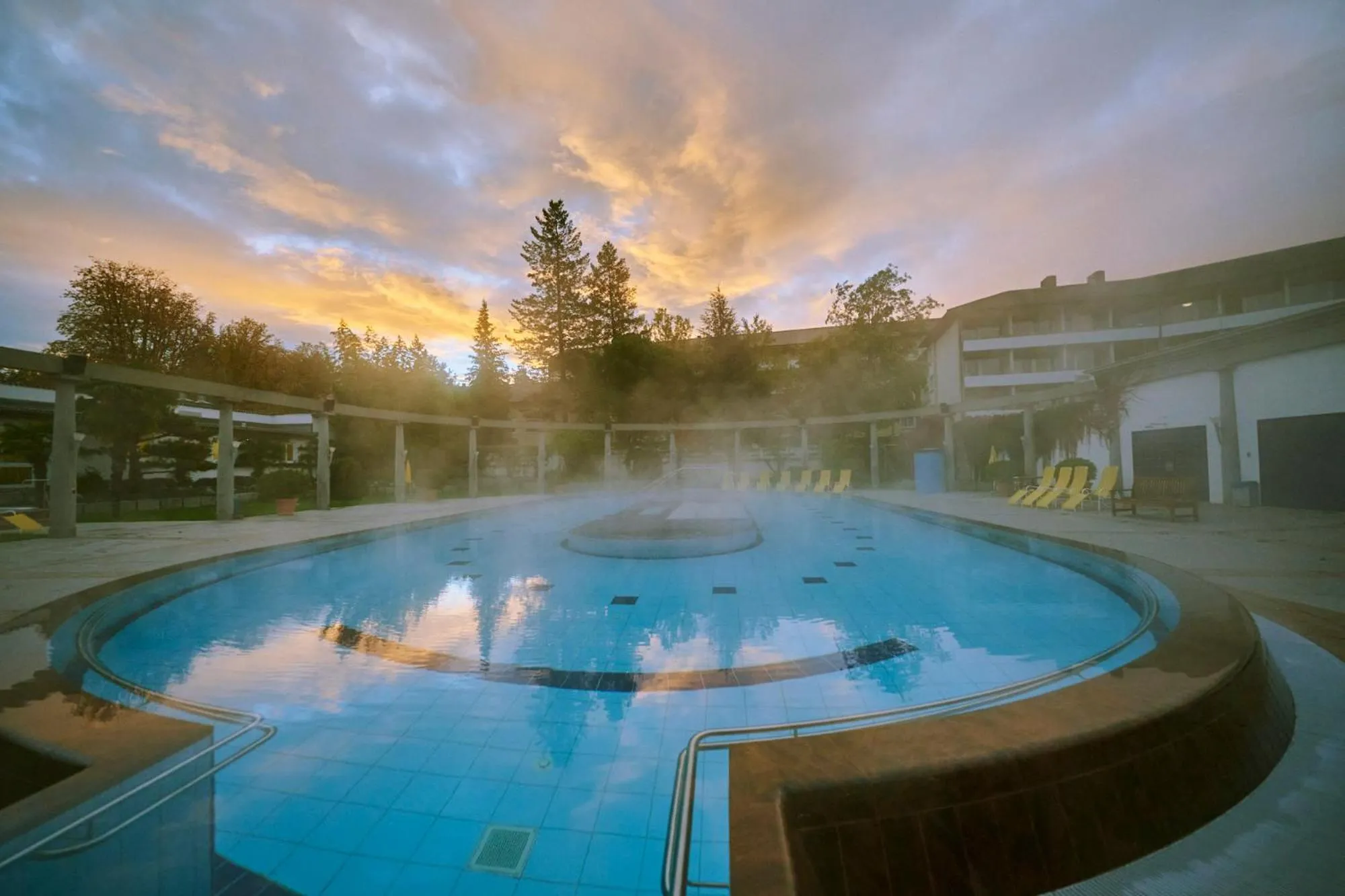 Swimming pool in Nouri