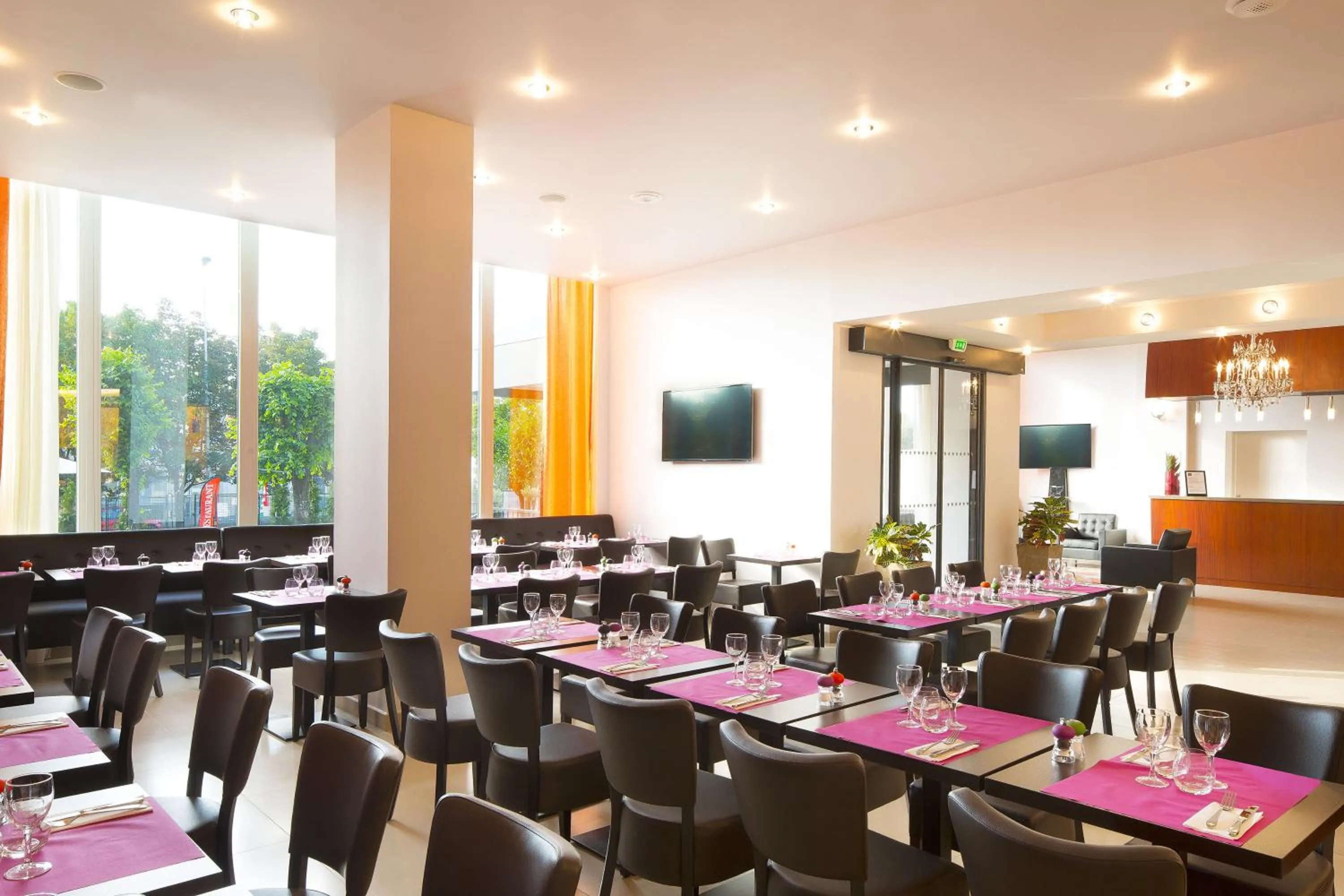 Restaurant/places to eat in Executive Hôtel Paris Gennevilliers
